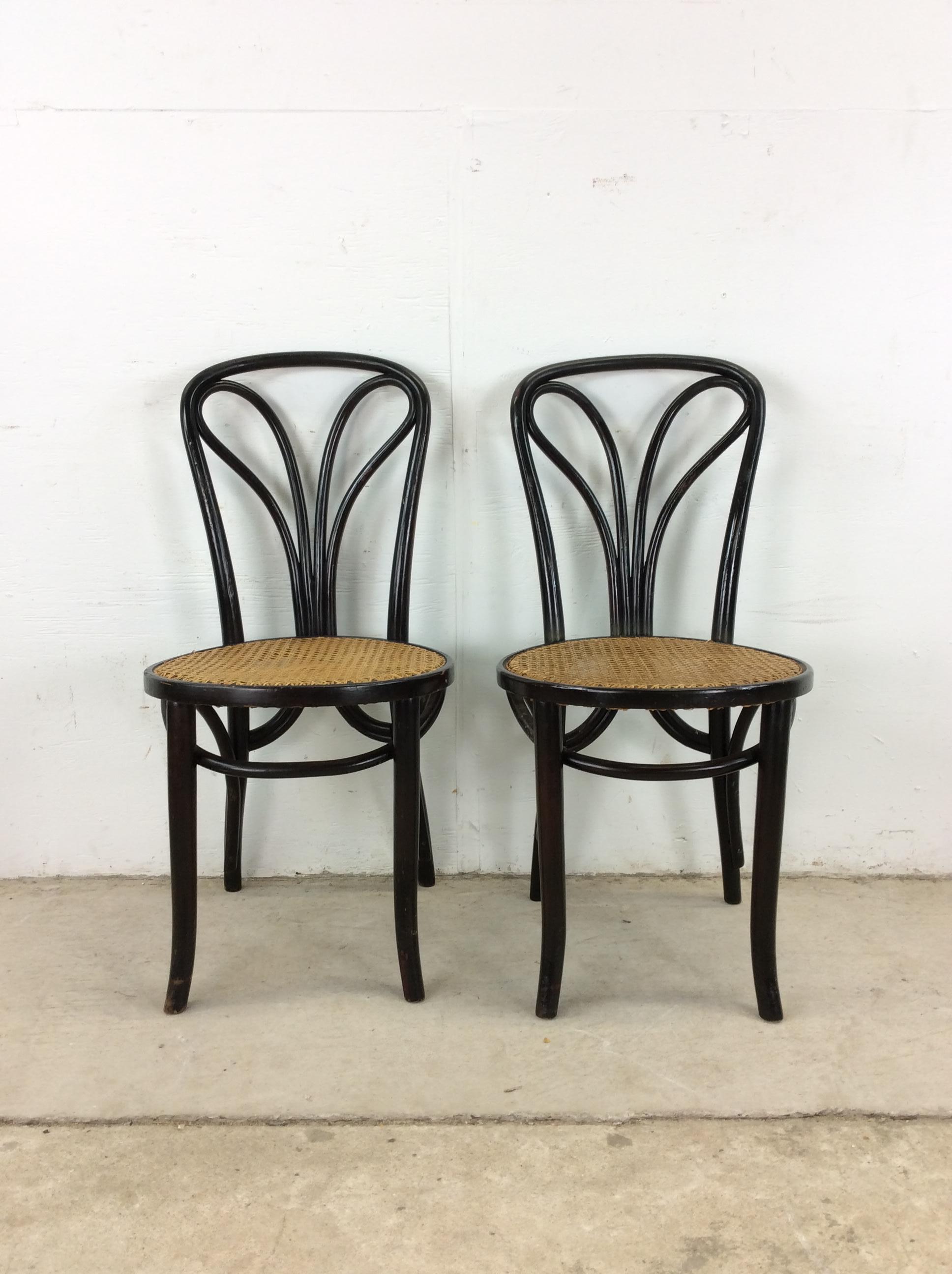 Set of 4 Antique Bentwood Bistro Chairs with Caned Seats In Good Condition For Sale In Freehold, NJ