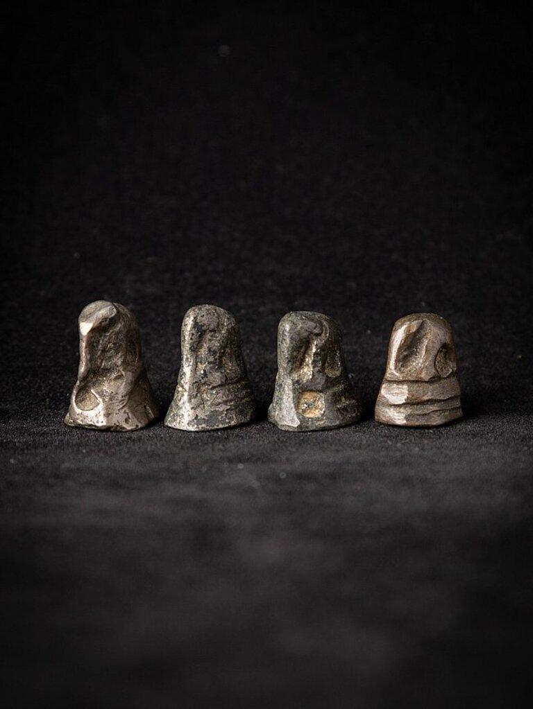 Bronze Ensemble de 4 poids en bronze antique en opium de Birmanie  Bouddhas originaux en vente