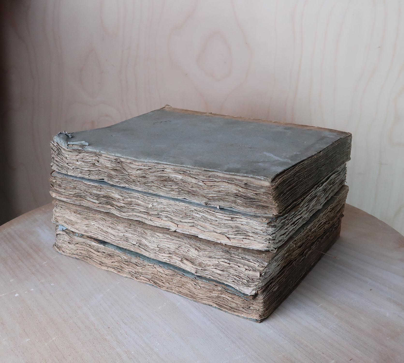 4er-Set antiker Distressed-Bücher für Dekoration, um 1800 (Georgian) im Angebot