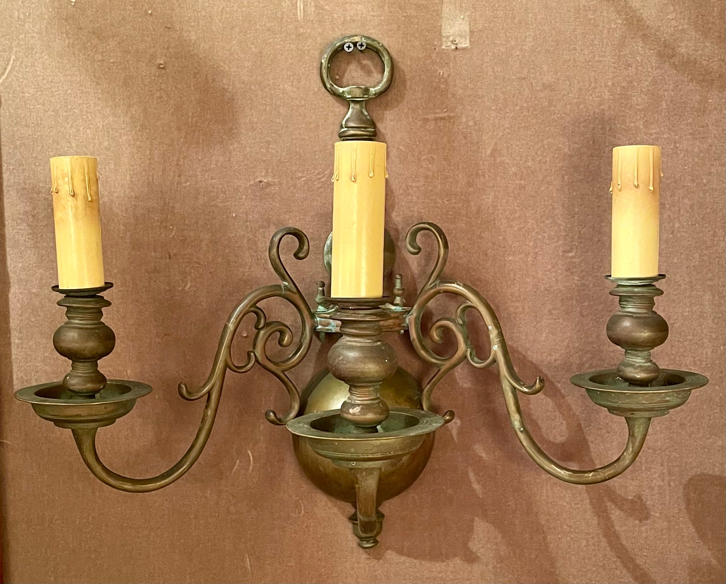 Regina Anna Set di 4 antiche lampade in ottone Queen Anne, circa 1870. in vendita
