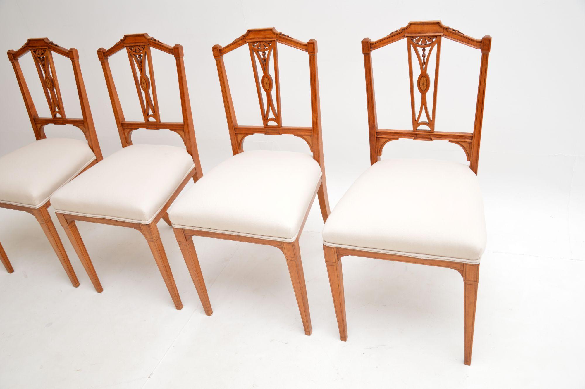 Édouardien Ensemble de 4 chaises de salle à manger anciennes de l'époque édouardienne en bois satiné incrusté en vente