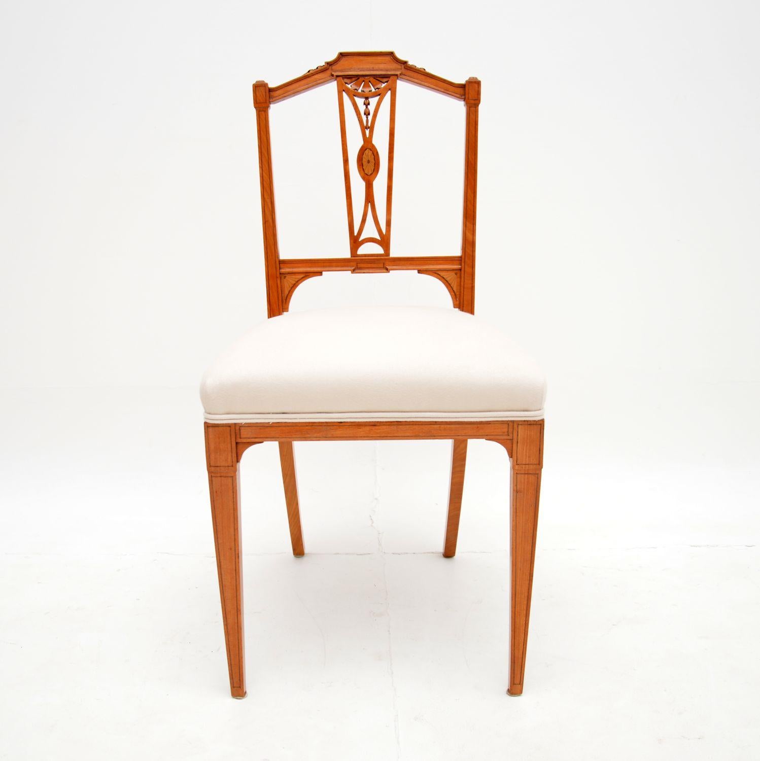 Set of 4 Antique Edwardian Inlaid Satin Wood Dining Chairs In Good Condition For Sale In London, GB