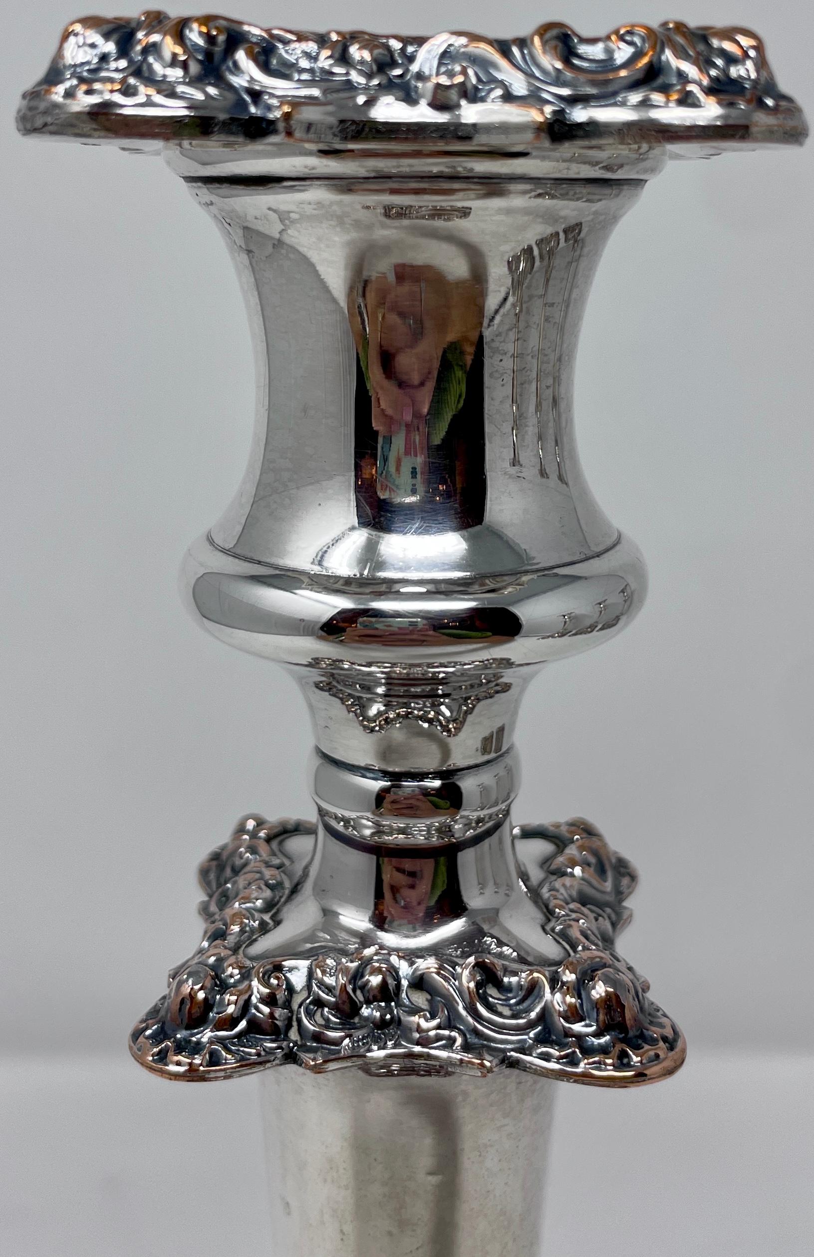 Set von 4 antiken englischen Sheffield-Silber-Kerzenständern, um 1860 (19. Jahrhundert) im Angebot
