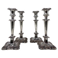 Ensemble de 4 bougeoirs anglais anciens en argent de Sheffield, vers 1860