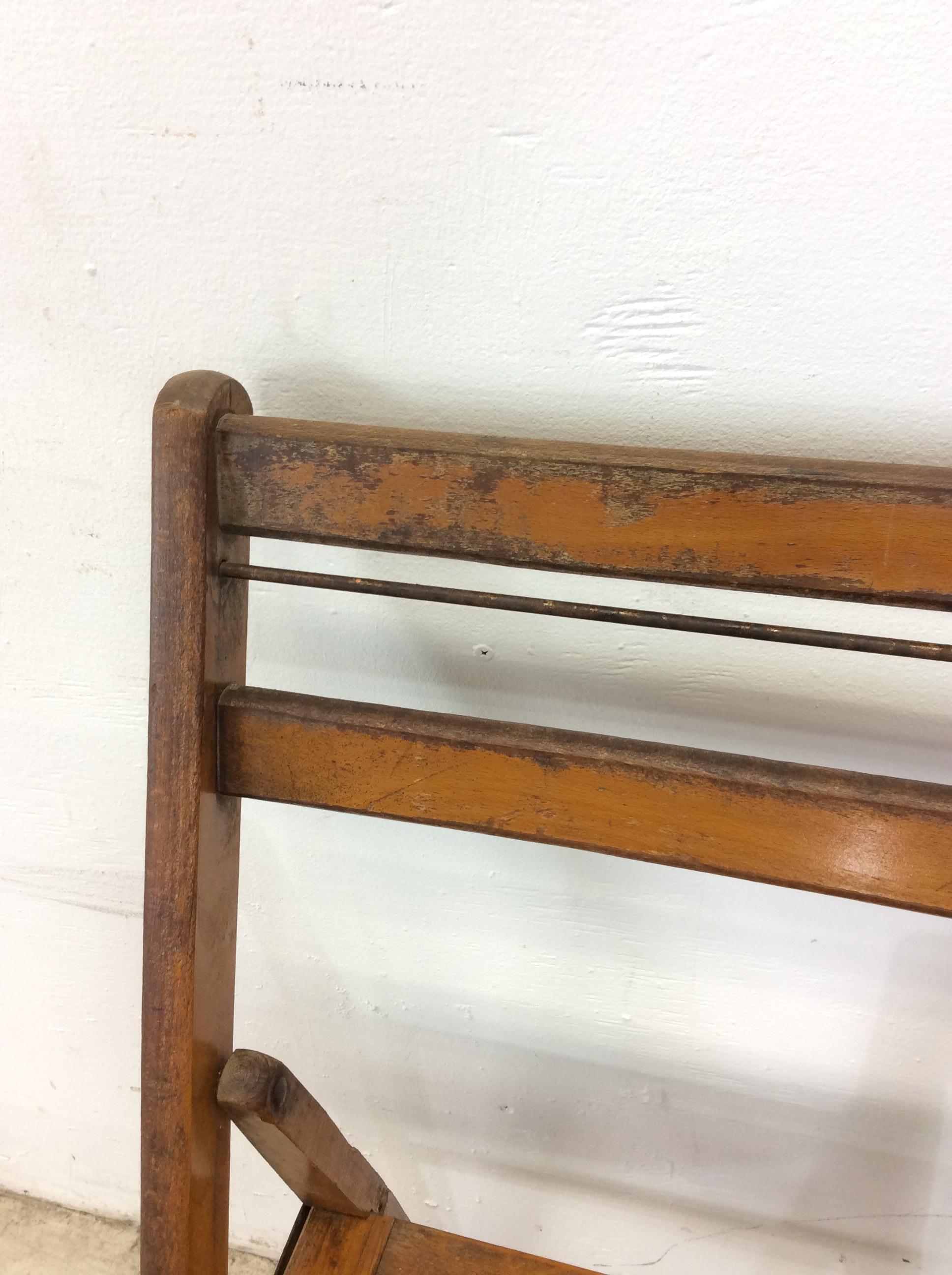 Ensemble de 4 chaises pliantes anciennes avec finition en chêne en vente 4