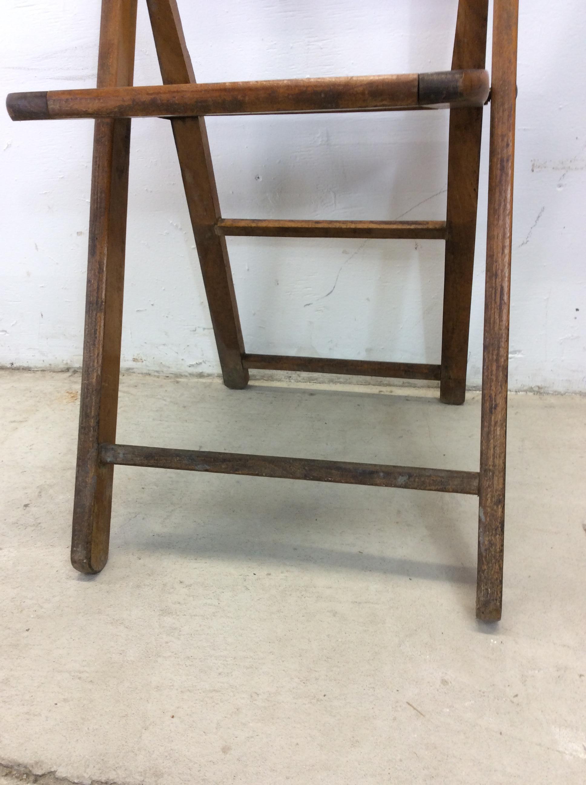 Ensemble de 4 chaises pliantes anciennes avec finition en chêne en vente 5