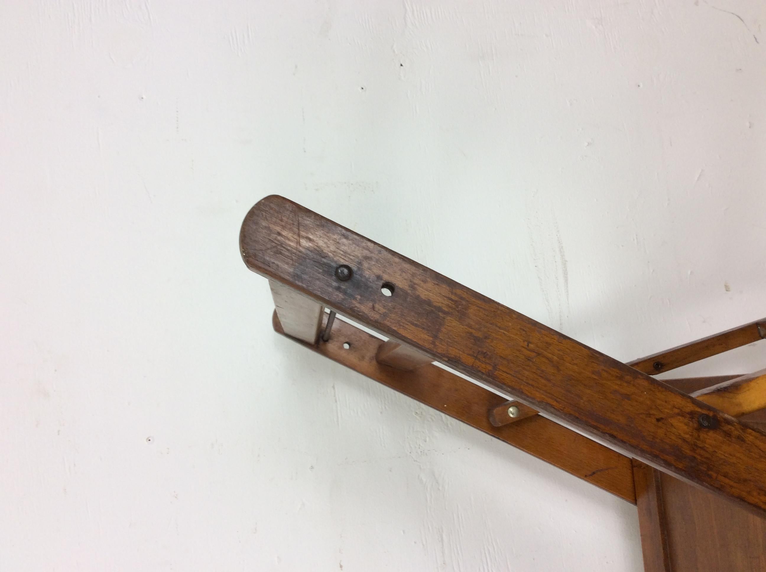 Ensemble de 4 chaises pliantes anciennes avec finition en chêne en vente 9