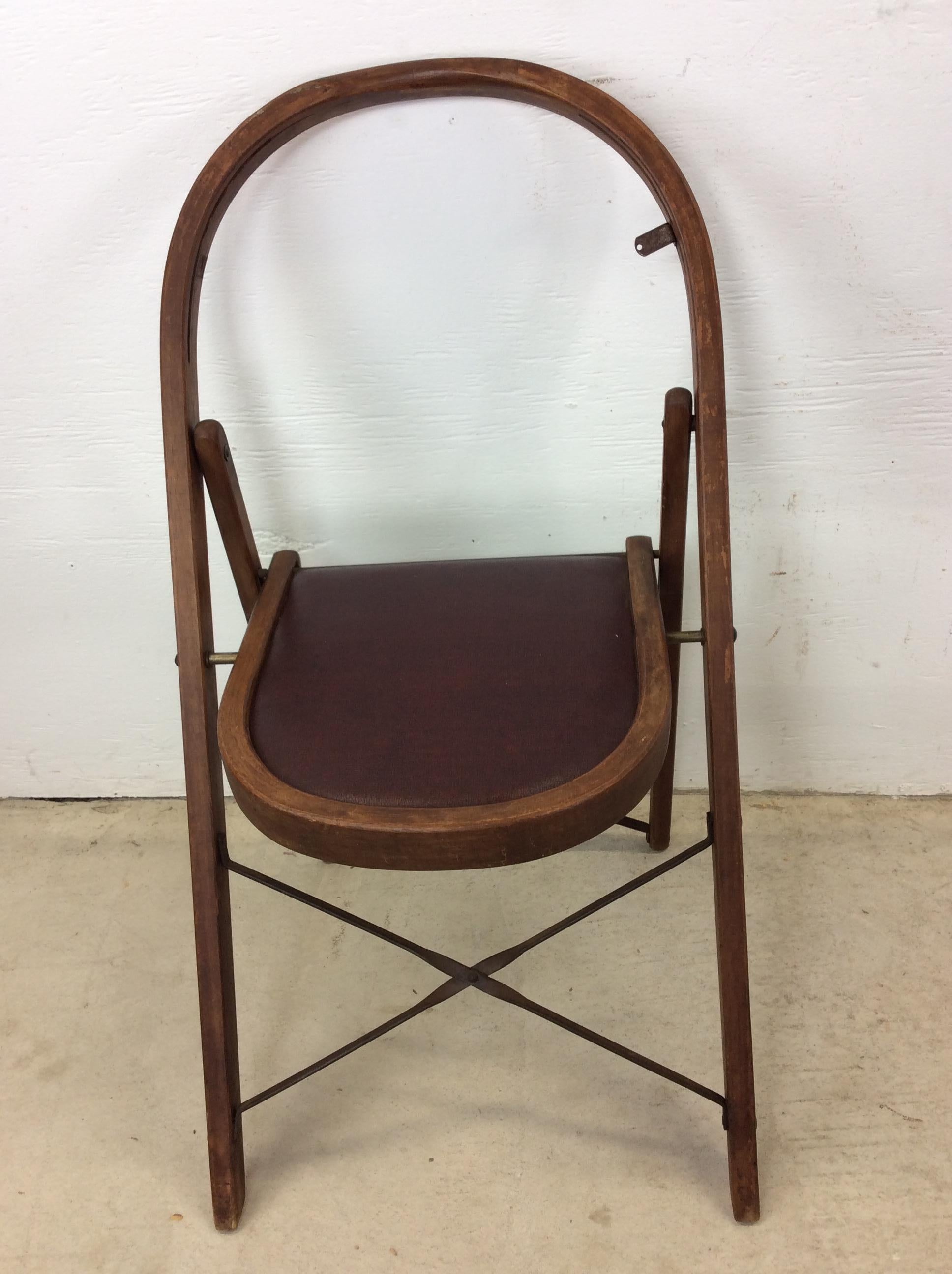 Satz von 4 antiken Klappstühlen mit Vintage-Polsterung (amerikanisch) im Angebot