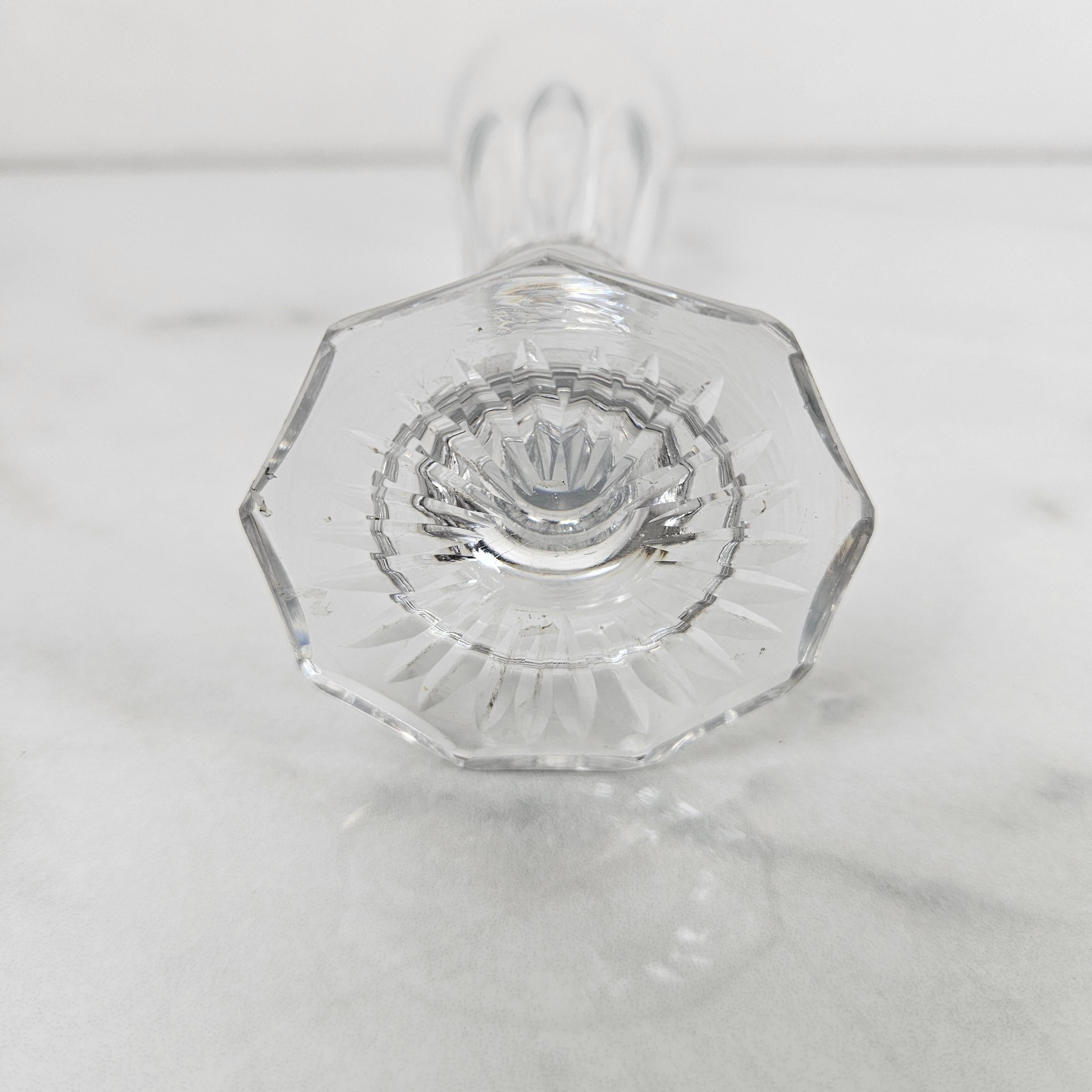 Fin du XIXe siècle Ensemble de 4 flûtes à champagne en cristal soufflé à la main Antique French avec base taillée en vente