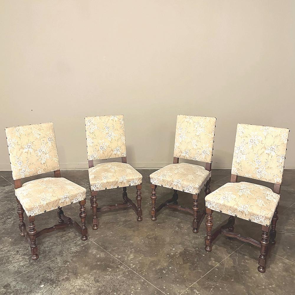 Néoclassique Ensemble de 4 chaises de salon anciennes en noyer de style Louis XIV ~ chaises d'appoint en vente