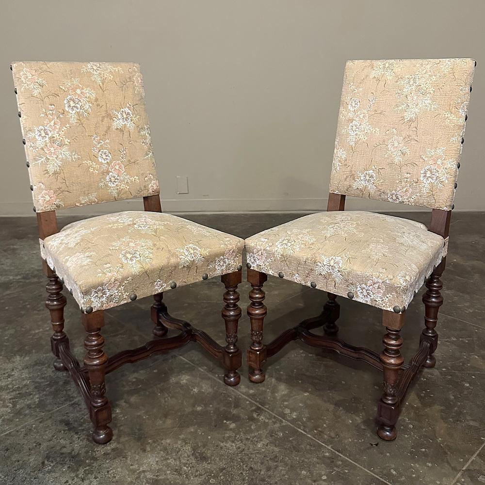 Set of 4 Antique French Louis XIV Walnut Salon Chairs ~ Side Chairs In Good Condition For Sale In Dallas, TX
