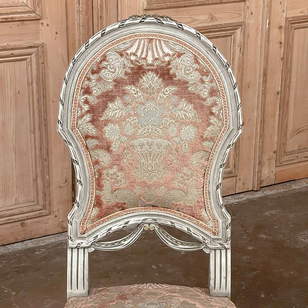 Satz von 4 antiken französischen Louis-XVI-Stühlen, bemalt im Angebot 4