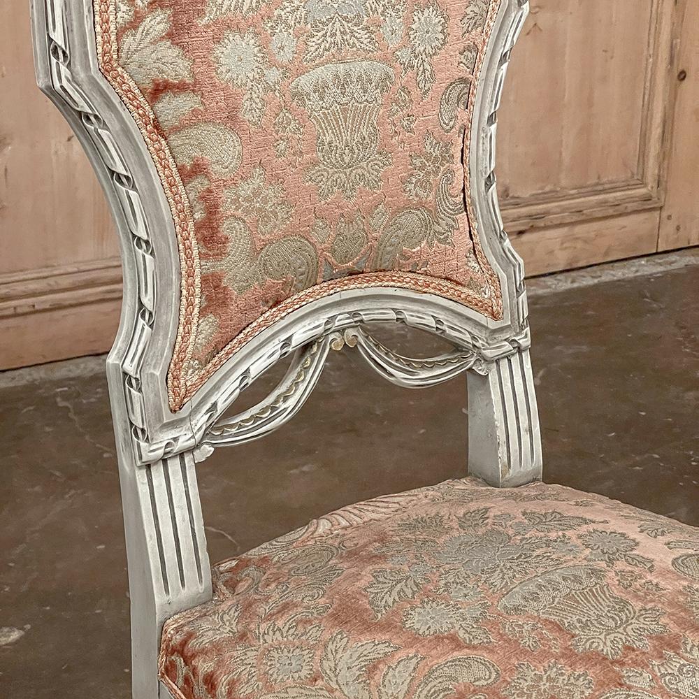 Satz von 4 antiken französischen Louis-XVI-Stühlen, bemalt im Angebot 7