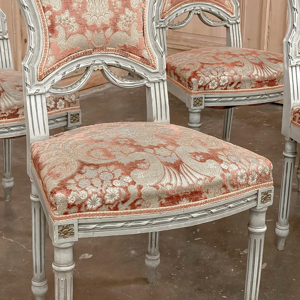 Satz von 4 antiken französischen Louis-XVI-Stühlen, bemalt im Angebot 1