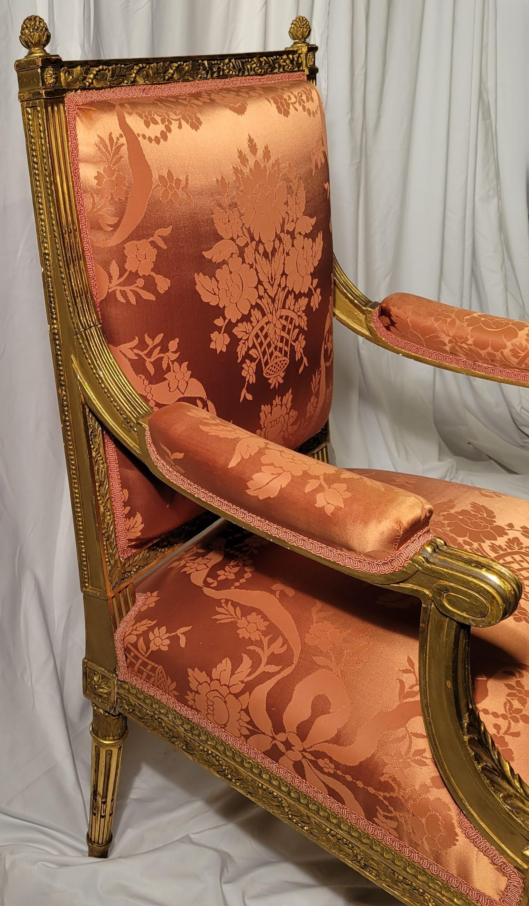 Francese Set di 4 poltrone in stile Régence francese con foglia d'oro, CIRCA 1885. in vendita