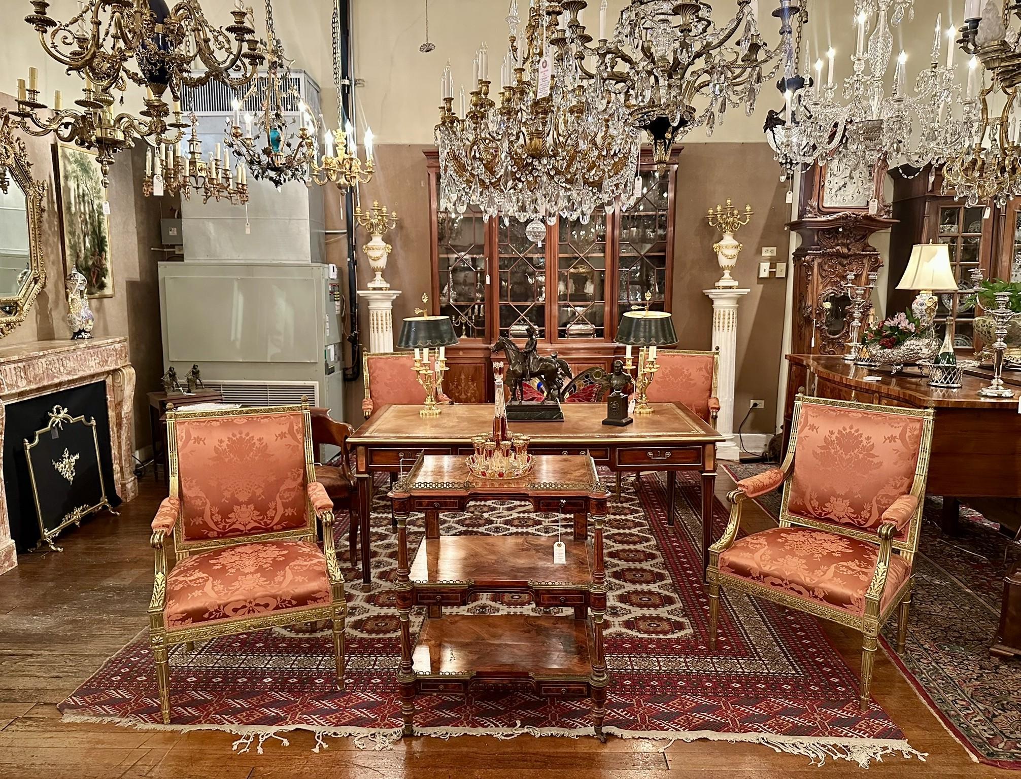 Set di 4 poltrone in stile Régence francese con foglia d'oro, CIRCA 1885. in vendita 3