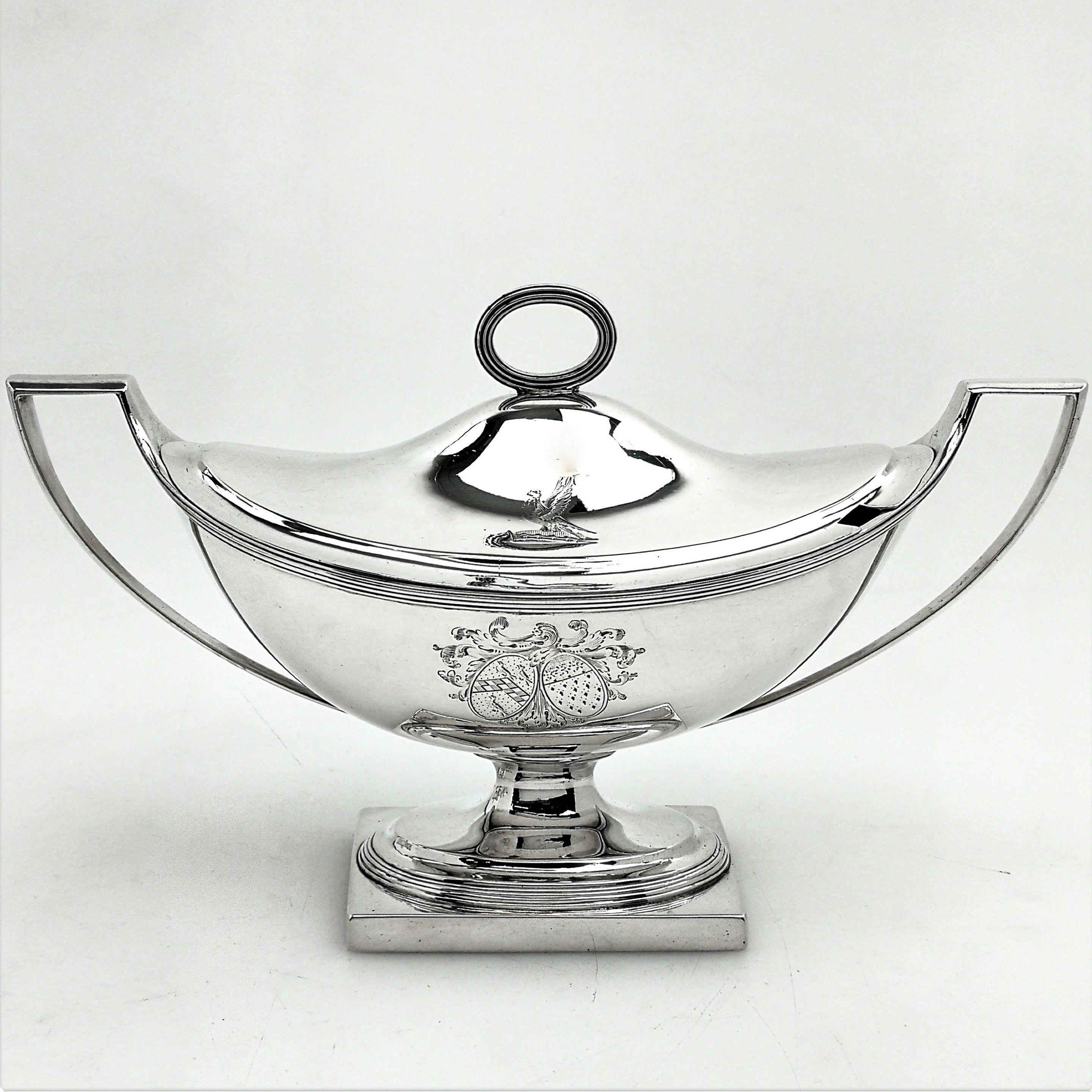 Set of 4 Antique Georgian Silver Sauce Tureens 1793 George III Serving Dishes In Good Condition In London, GB