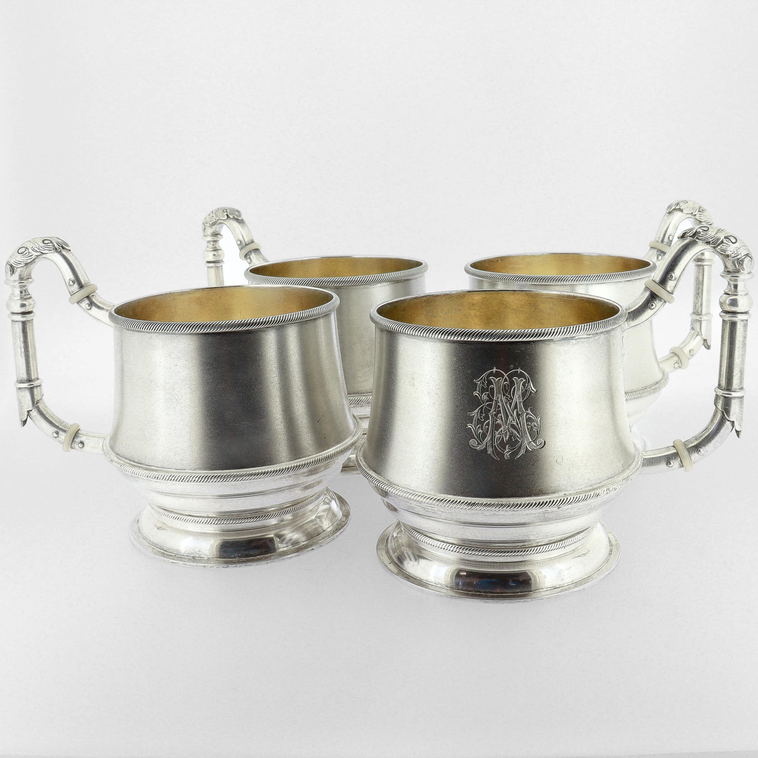 Set di 4 antiche tazze da tè/vodka in argento tedesco dorato 84 Zolotnik di E. Goldschmidt in vendita 4