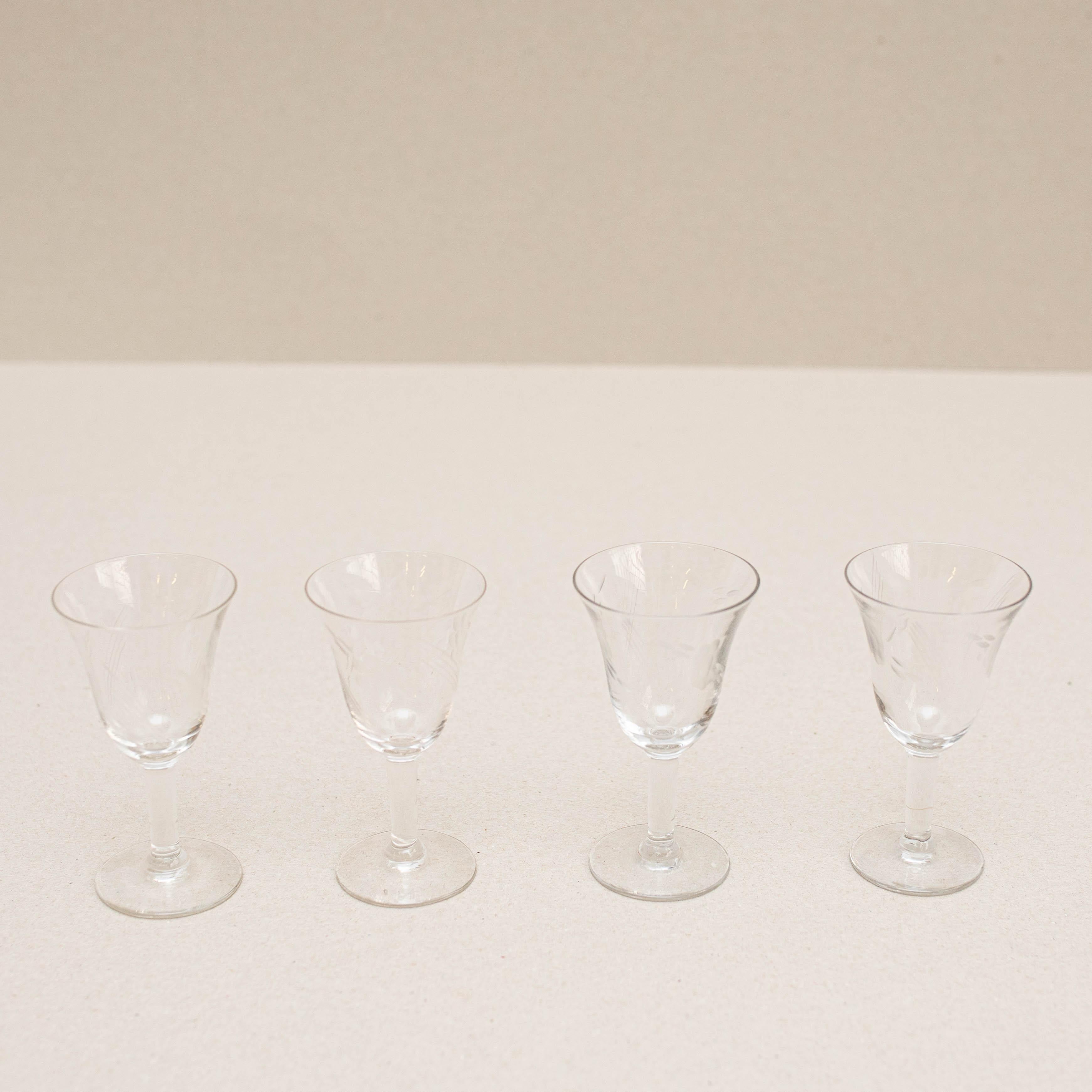 French Set of 4 Antique Glass Wine Cups, circa 1940 For Sale