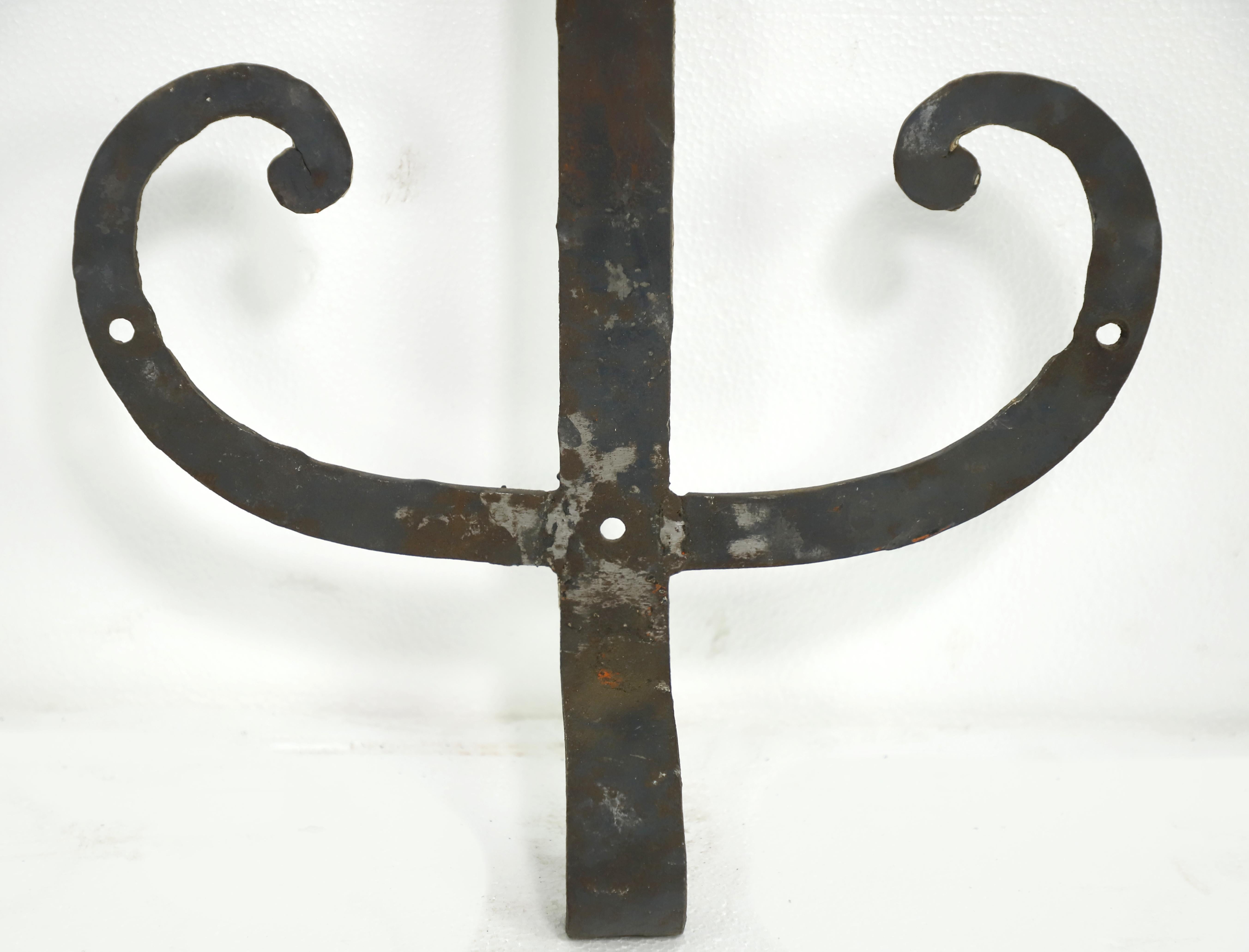 Set of 4 Antique Hand Forged Iron Strap Hinges In Good Condition For Sale In New York, NY