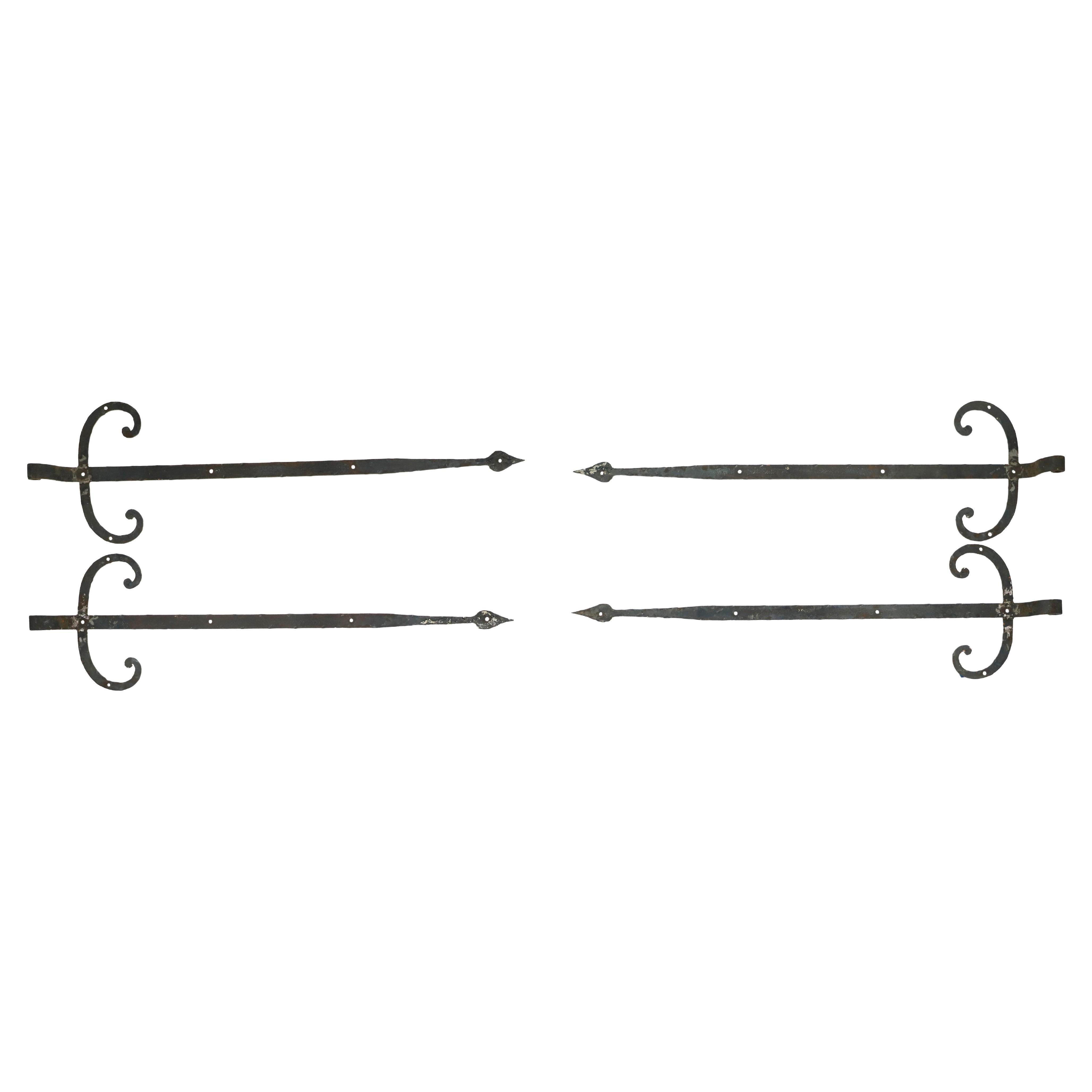 Ensemble de 4 charnières anciennes en fer forgé à la main