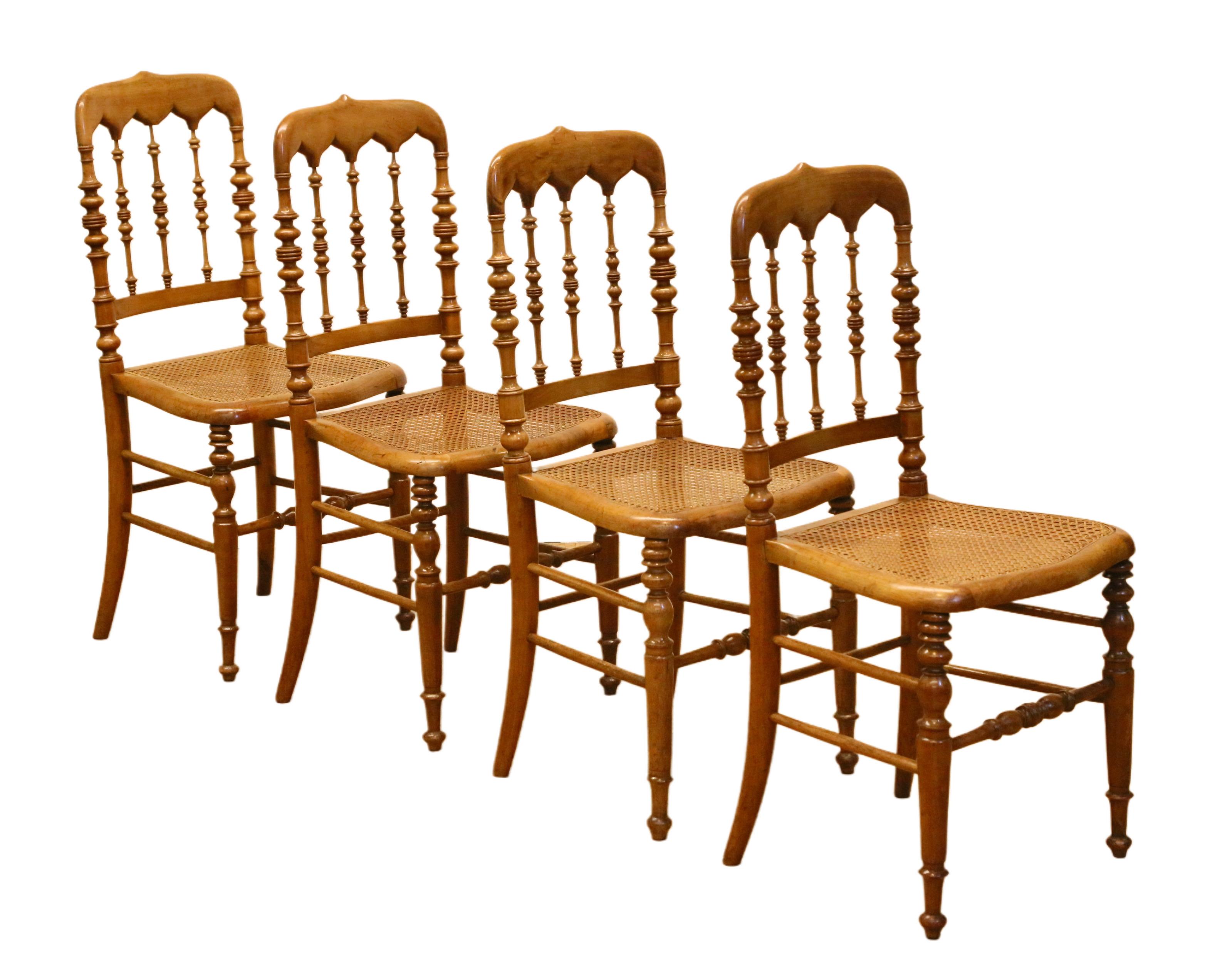 Set of 4 Antique Hitchcock, Alford & Co. Walnut Cane Seat Dining Chairs, 19th Century

Exquisite set of four 19th-century walnut dining chairs attributed to Hitchcock, Alford & Co., classic New England craftsmanship featuring a gracefully scalloped