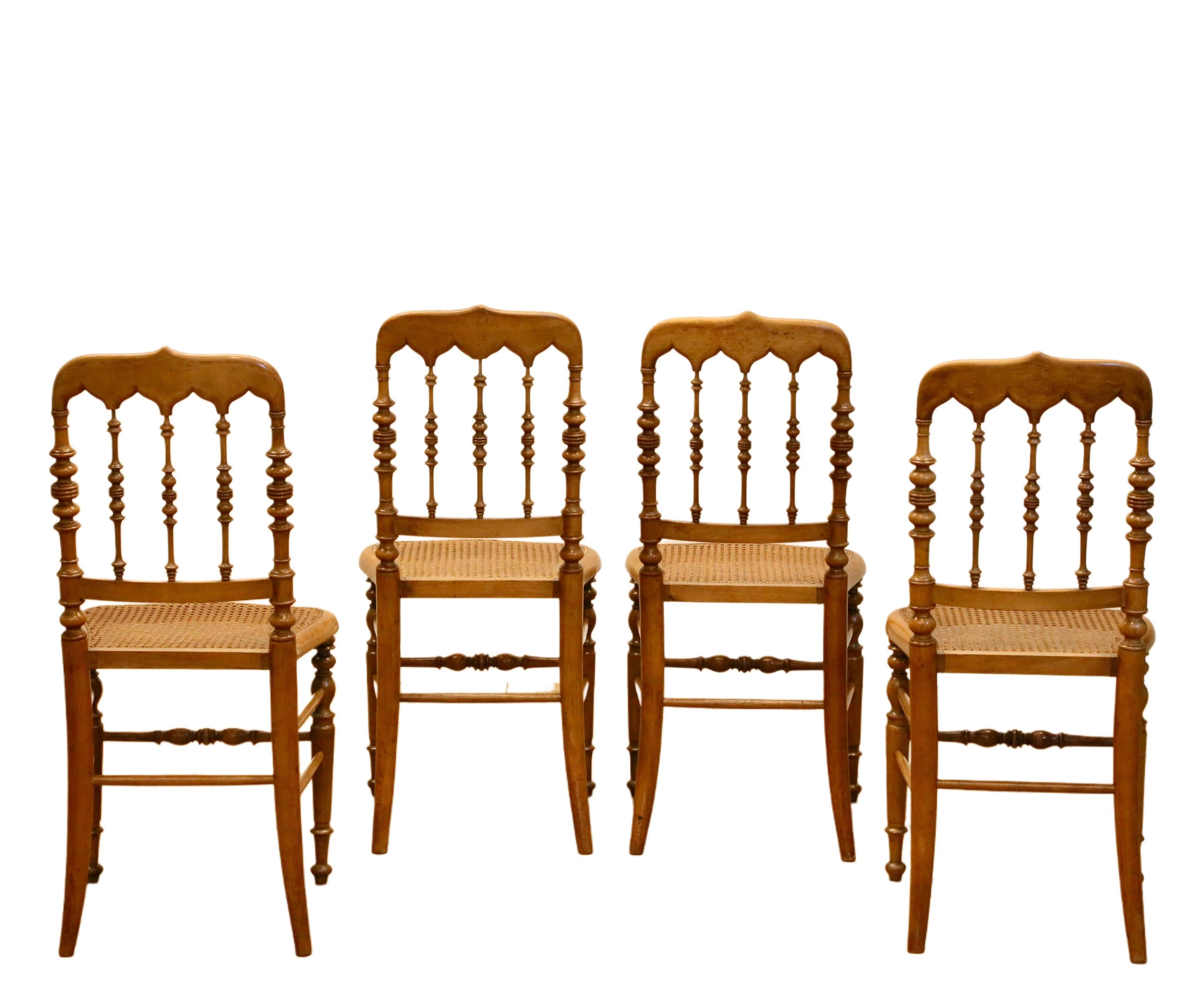 American Classical Set of 4 Antique Hitchcock, Alford & Co. Walnut Cane Seat Dining Chairs For Sale