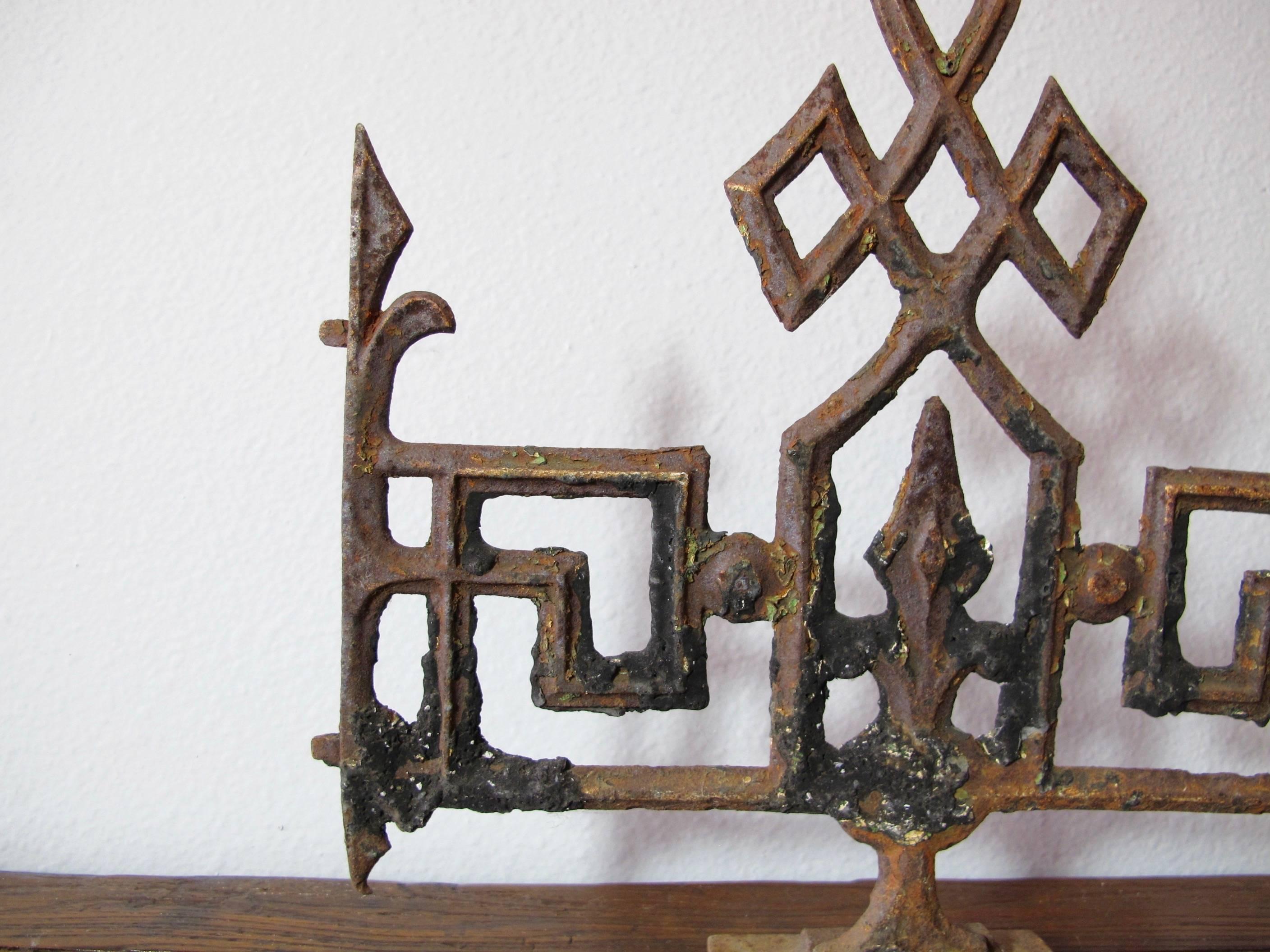 Set of Four Antique Iron Fragments In Fair Condition For Sale In Encinitas, CA