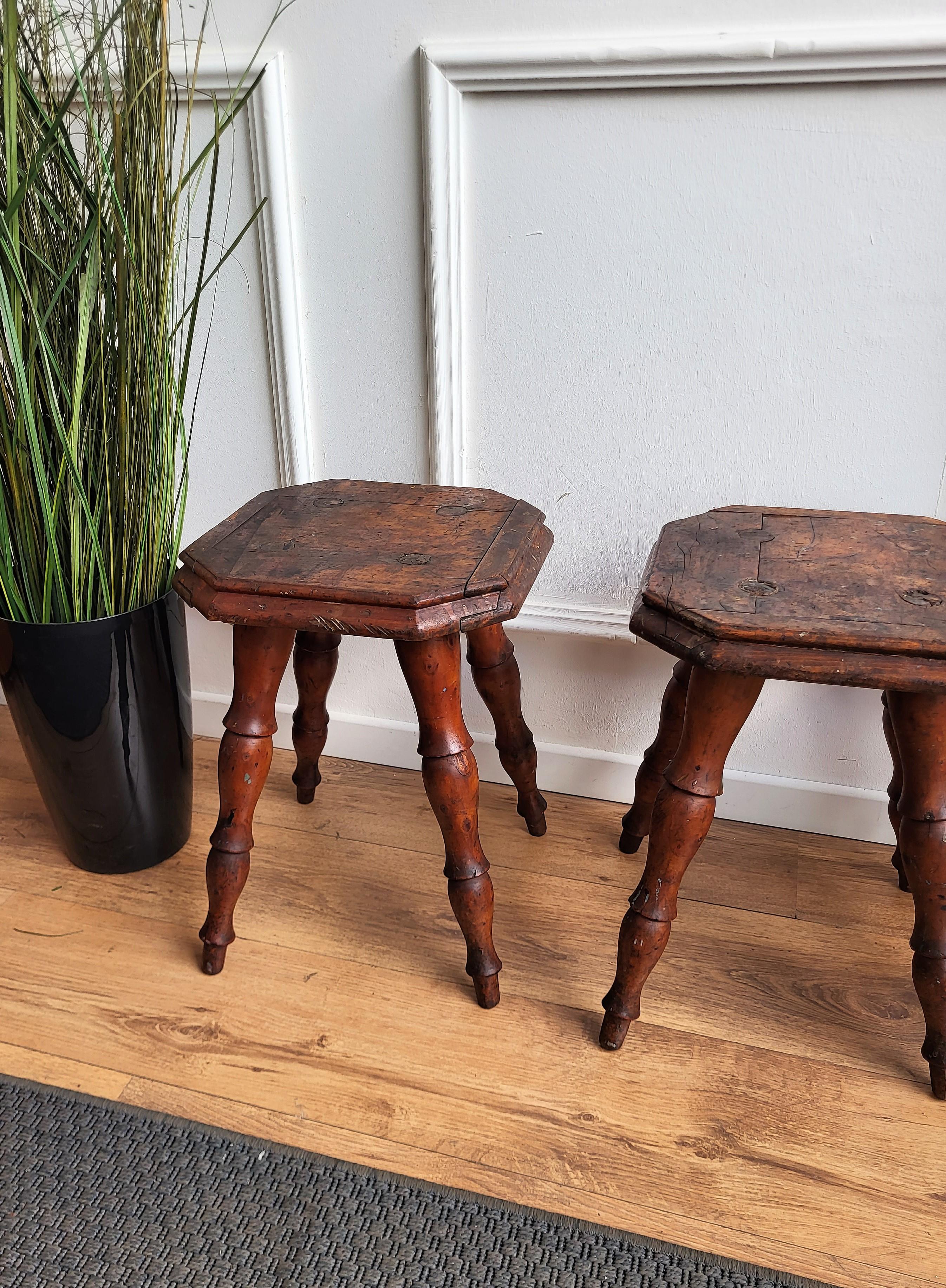 Set of 4 Antique Italian Walnut Side Tables or Stools with Carved Turned Legs In Fair Condition For Sale In Carimate, Como