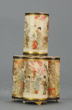 Juego de 4 Jarrón Satsuma Japonés Antiguo Decorado Base Marcada Japón, Siglo XIX