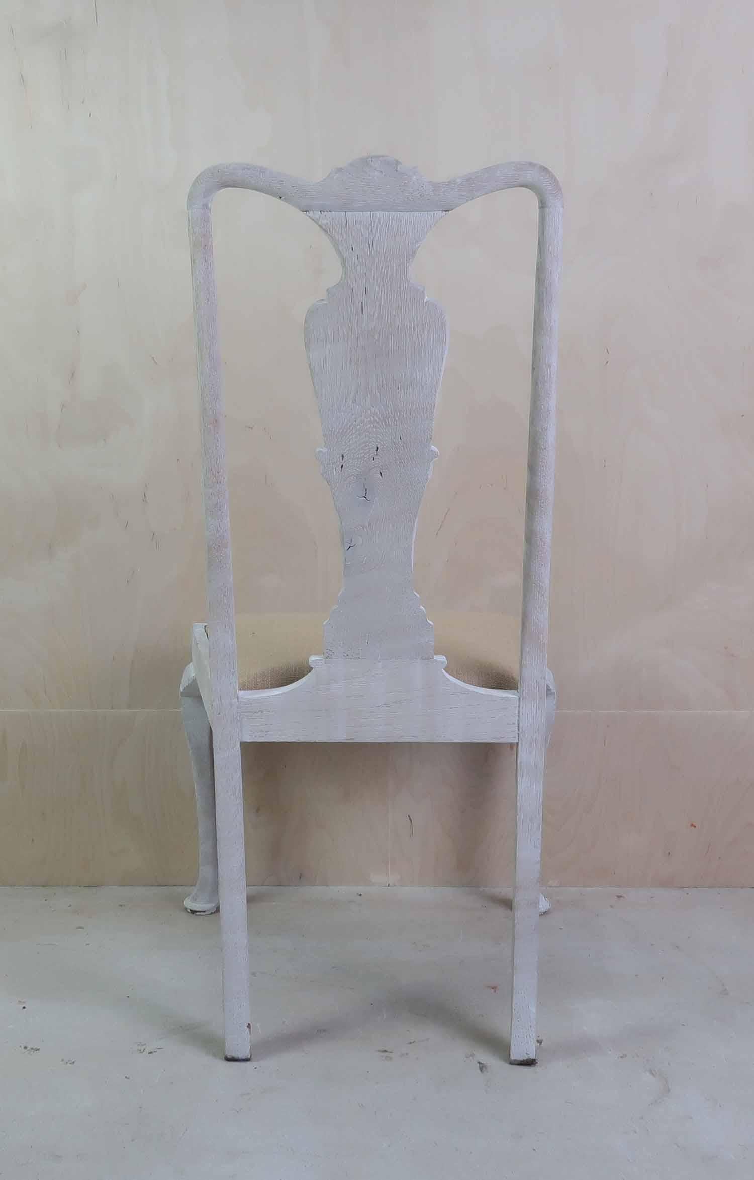 Juego de 4 sillas de comedor antiguas de estilo Chippendale de roble encalado. Inglés Siglo XIX en venta 3