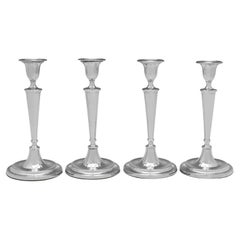 Set von 4 antiken neoklassizistischen Kerzenständern aus Sterlingsilber aus Sheffield 1786