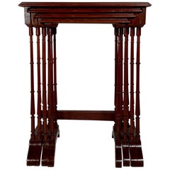 Ensemble de 4 tables gigognes antiques avec nacre incrustée:: vers 1870-1880