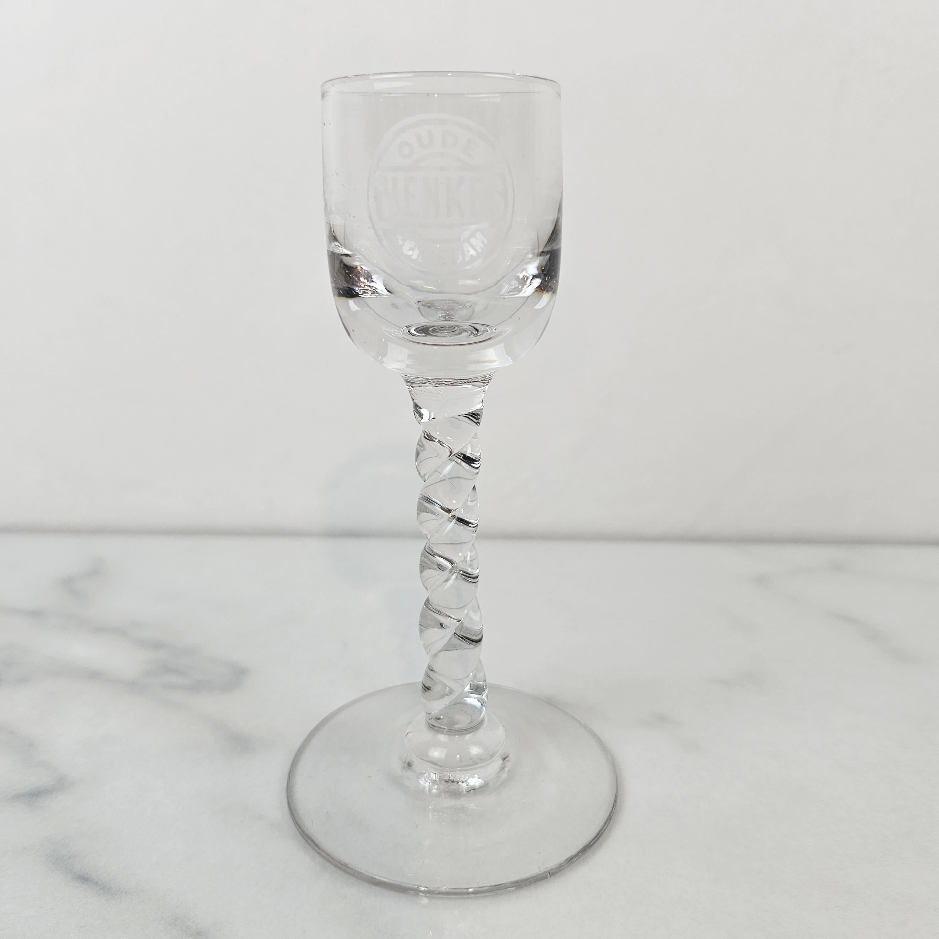 Set of 4 Antique “Oude Henkes Schiedam” Engraved Jenever Glasses, 1900's In Good Condition For Sale In Oud Beijerland, NL