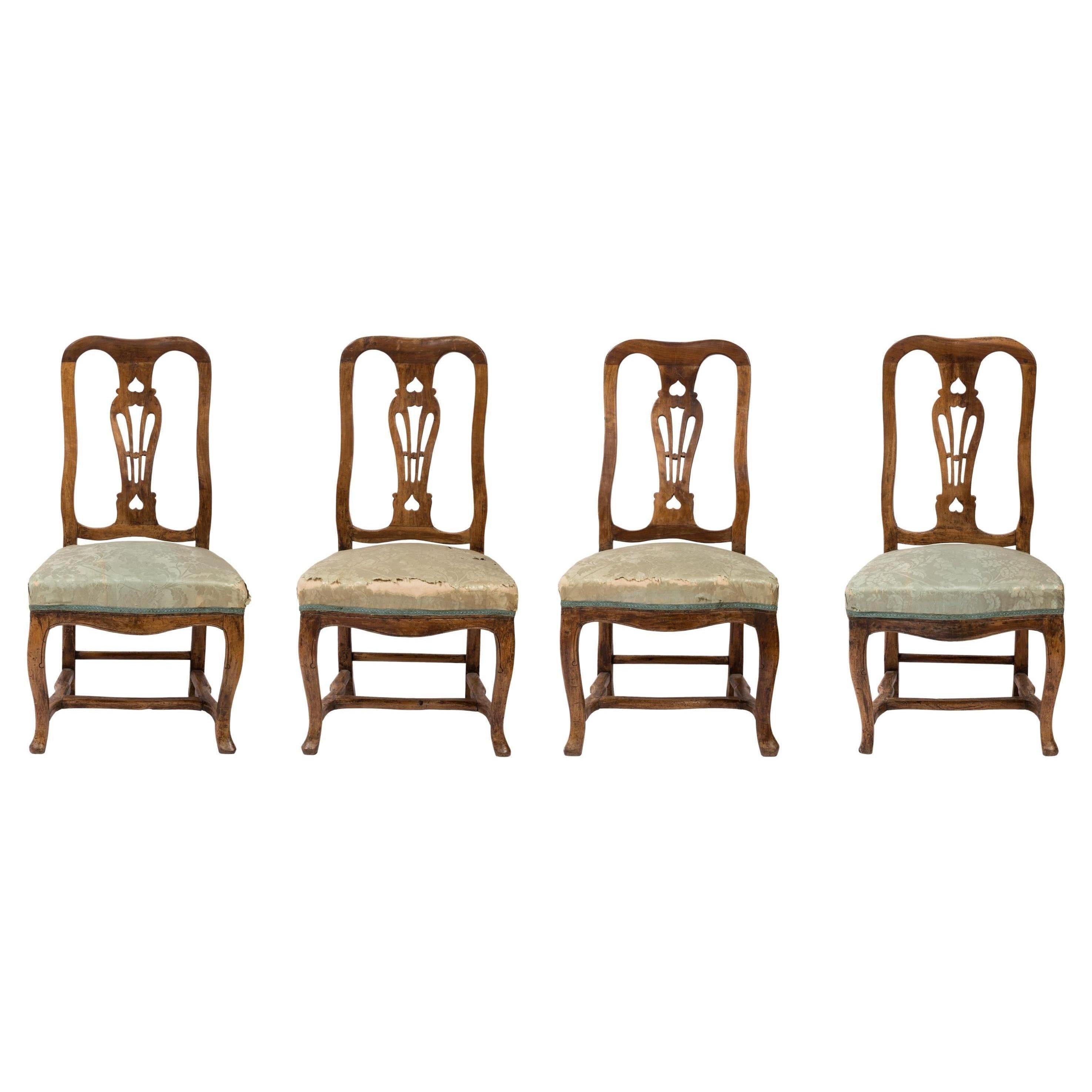 Satz von 4 antiken Queen Anne-Beistellstühlen, handgeschnitztes Holz, Original-Seidenstoff