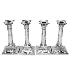 Juego de 4 candelabros antiguos de plata de ley, Londres, 1905-1907
