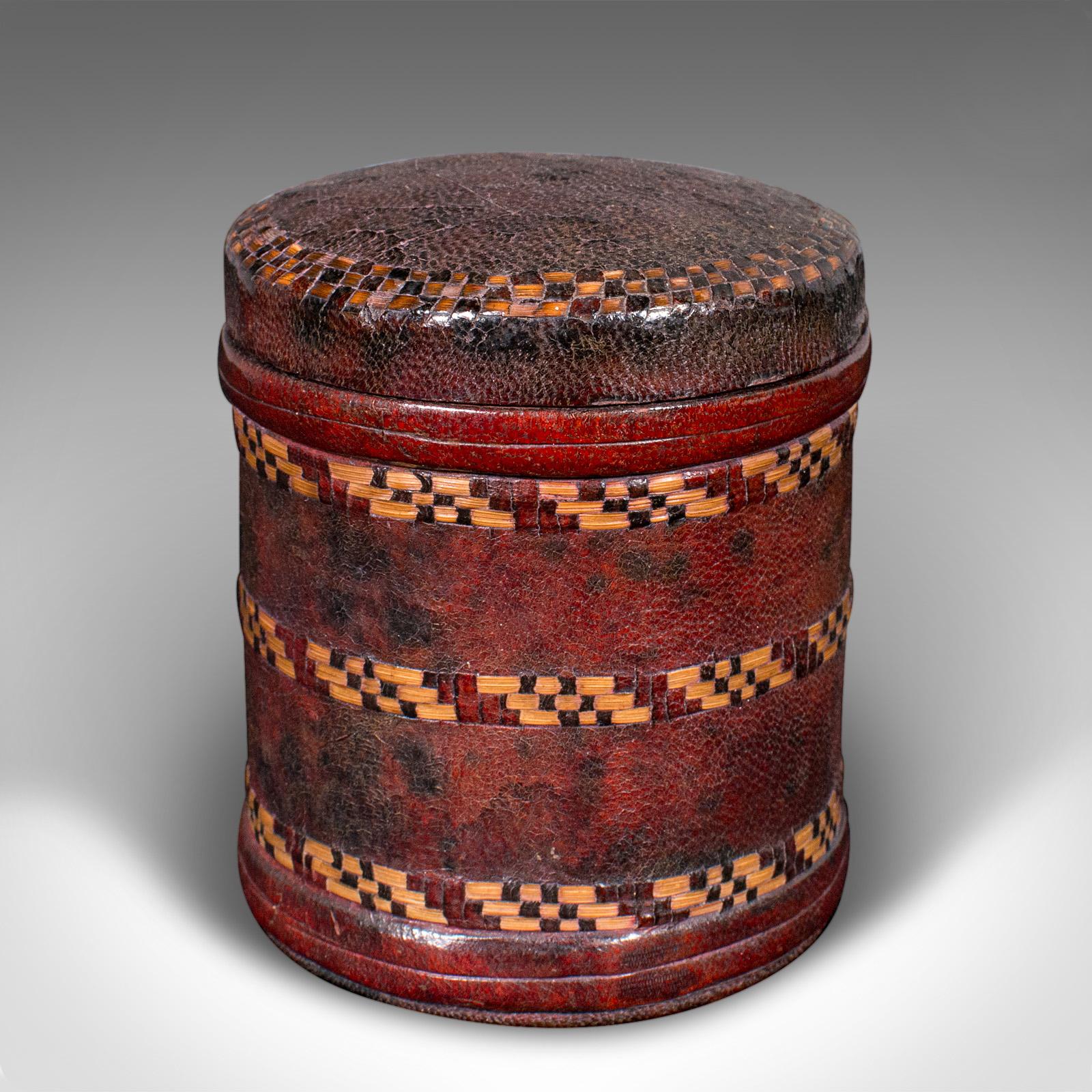 Juego De 4 Latas Antiguas De Almacenaje, Inglesas, Cuero De Marruecos, Cigarreras, C.1920 Moderno de mediados de siglo en venta