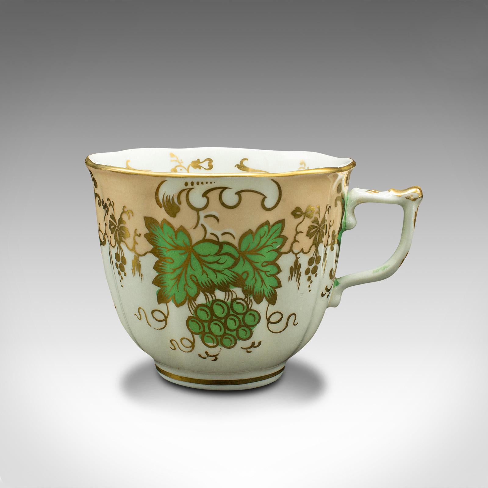 XIXe siècle Ensemble de 4 tasses à thé anciennes anglaises, céramique, décoratives, tasses, soucoupe, victorienne en vente