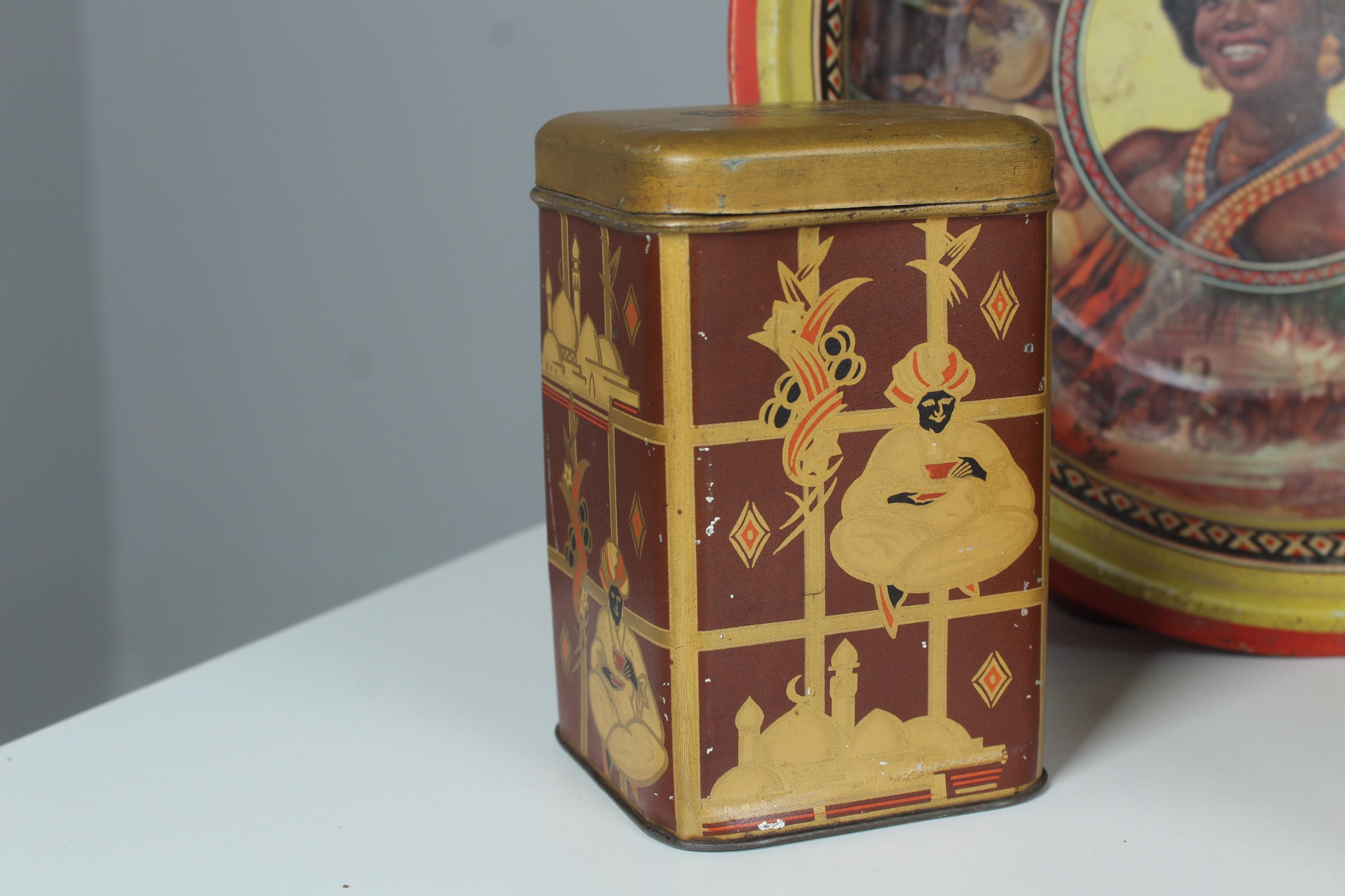 Set Of 4 Antique Tin Cans from France, Art Nouveau, Art Deco, Tea Tin Cans, 1930 In Good Condition For Sale In Greven, DE