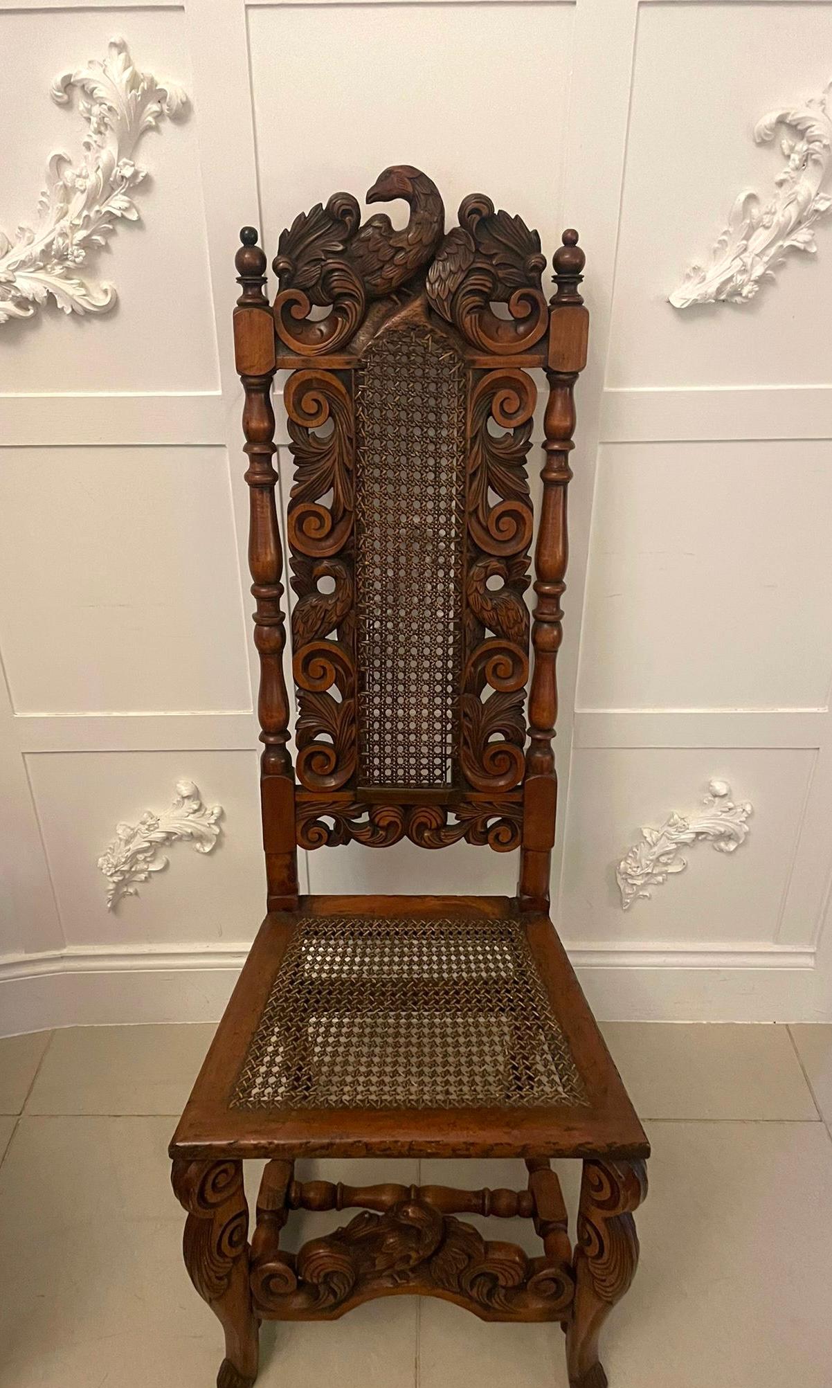 Ensemble de 4 chaises de salle à manger anciennes en noyer sculpté de qualité victorienne Bon état - En vente à Suffolk, GB