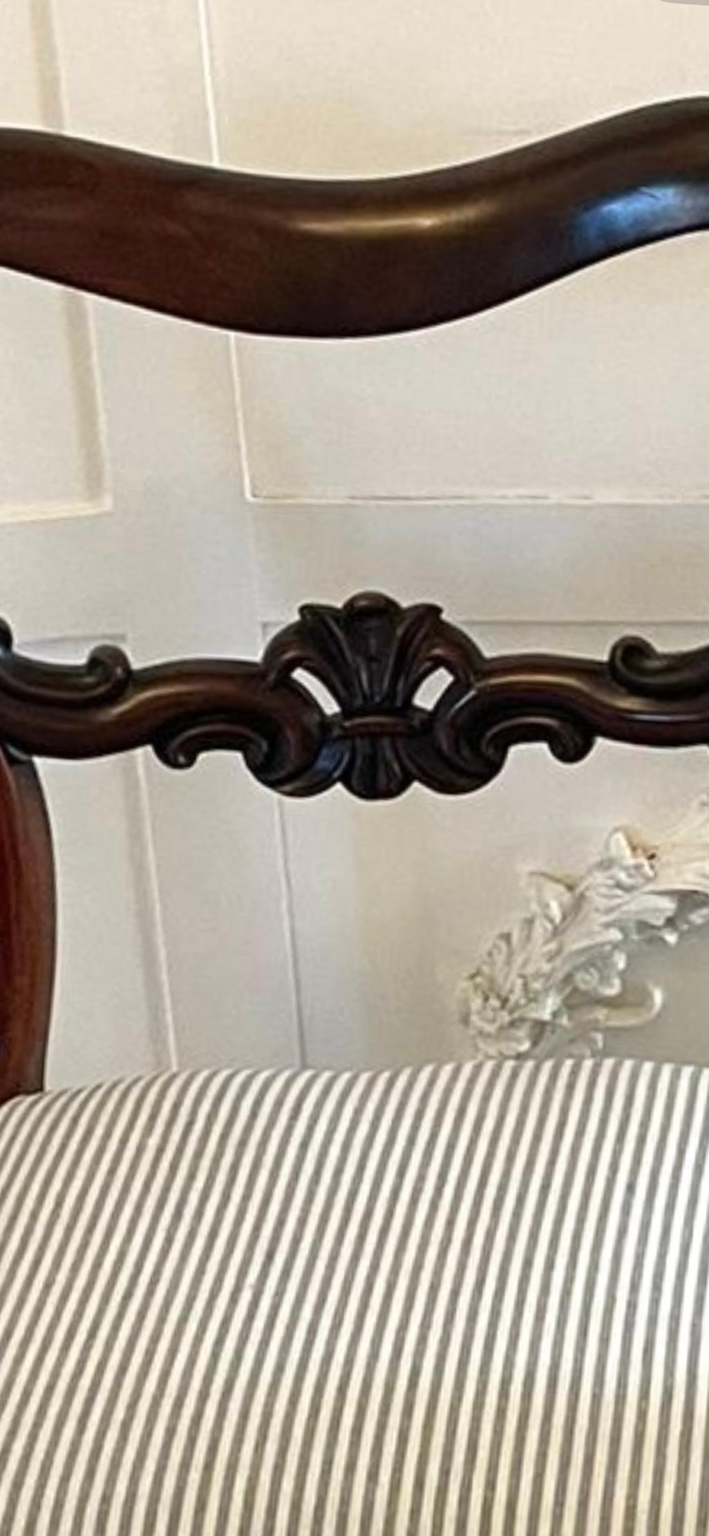XIX secolo Set di 4 sedie da pranzo in mogano antico di qualità vittoriana in vendita