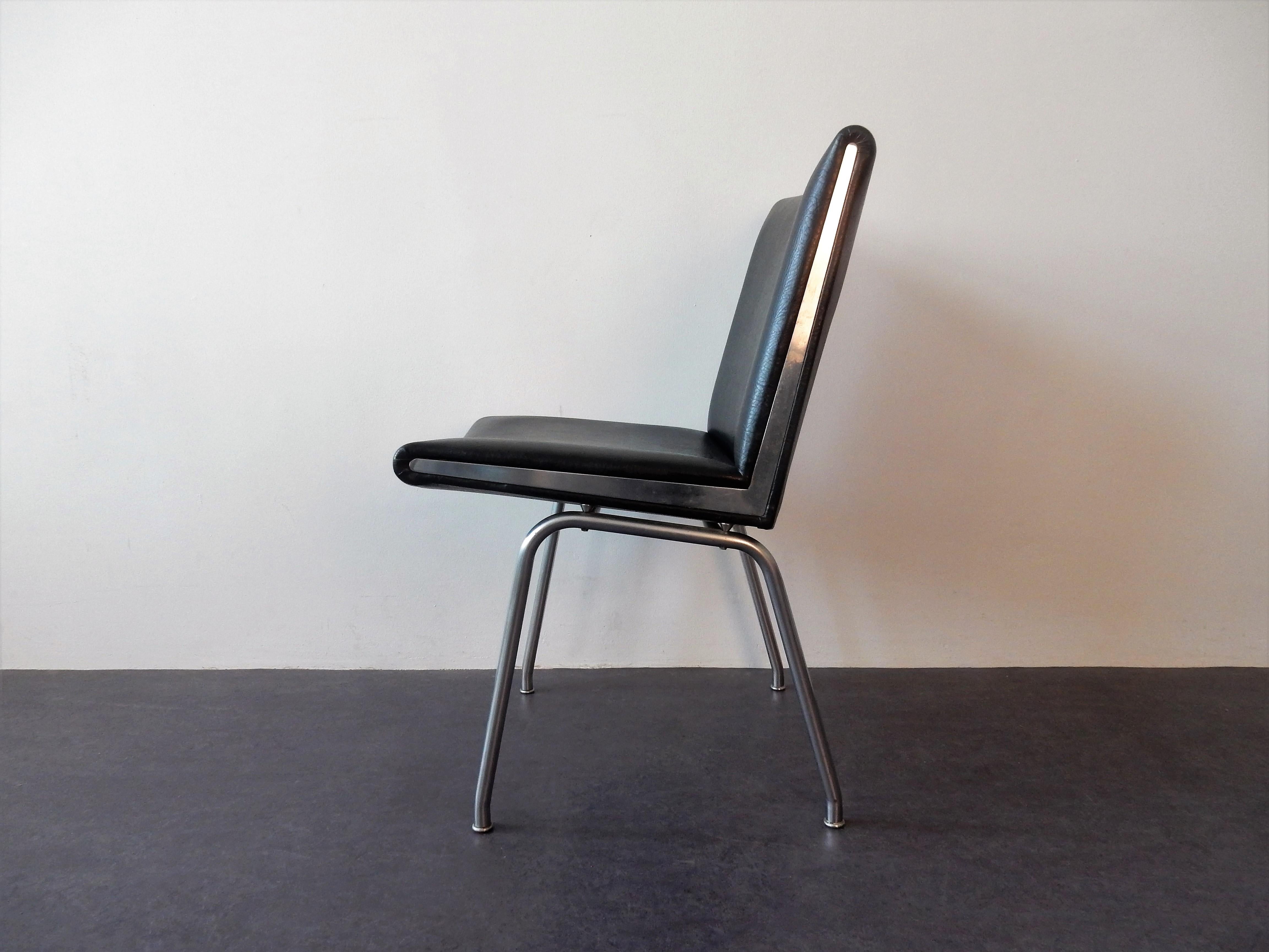 Mid-Century Modern Set of 4 AP 40 Airport Chairs by Hans Wegner for AP Stolen, Denmark, 1950s For Sale