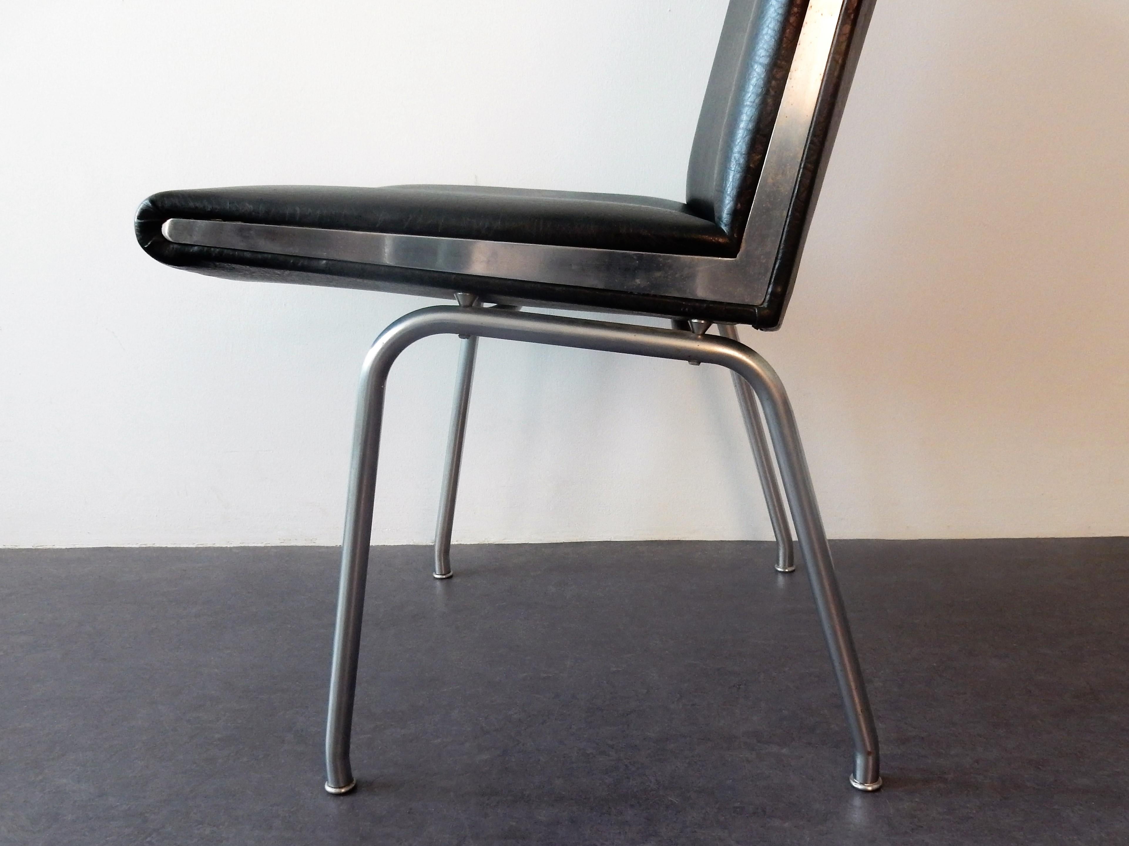 Danish Set of 4 AP 40 Airport Chairs by Hans Wegner for AP Stolen, Denmark, 1950s For Sale