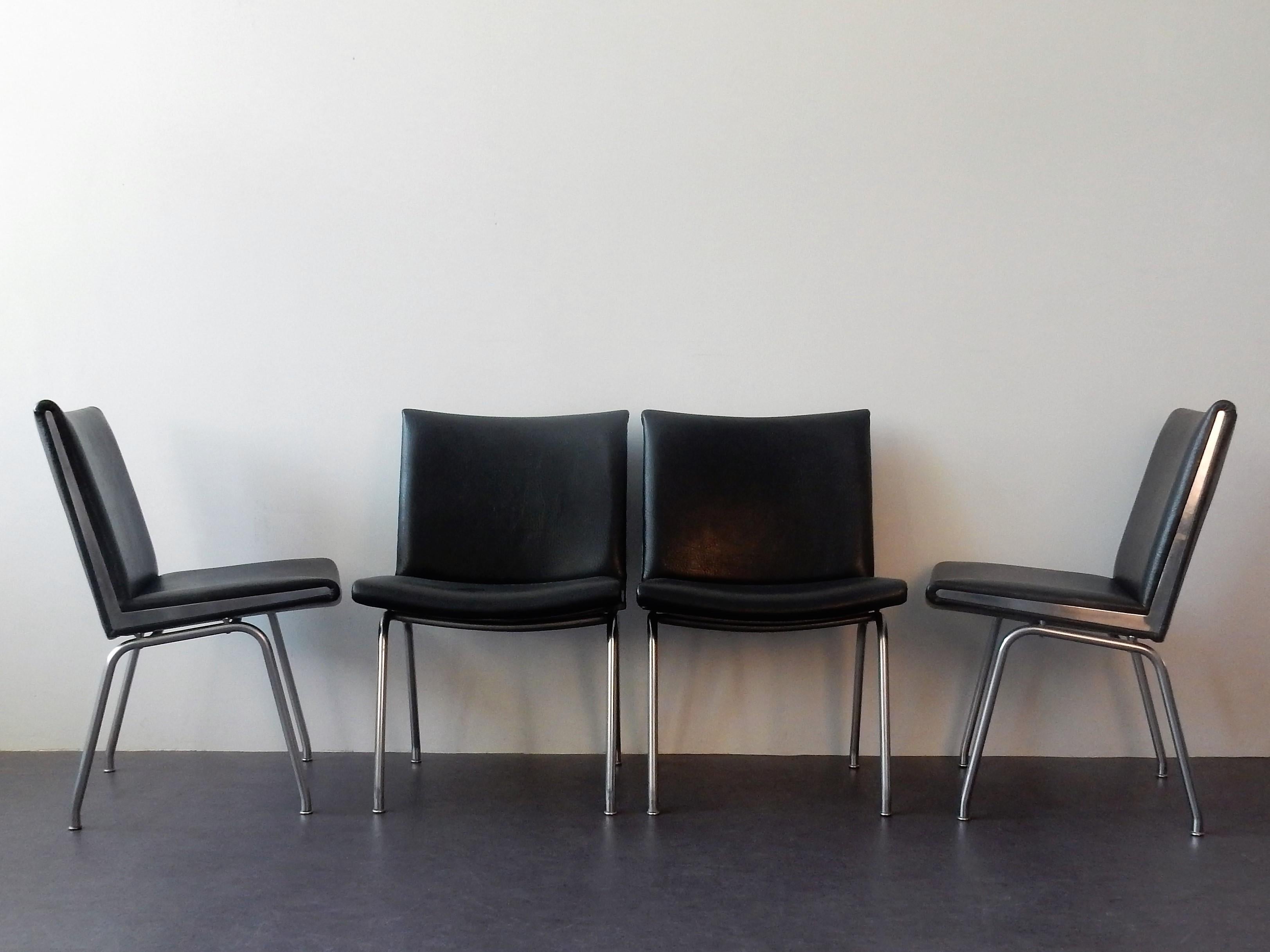 Mid-20th Century Set of 4 AP 40 Airport Chairs by Hans Wegner for AP Stolen, Denmark, 1950s For Sale