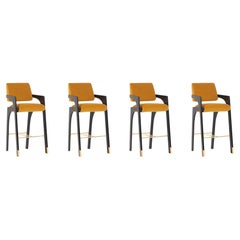 Juego de 4 taburetes de bar Arcos, terciopelo liso, Insidherland by Joana Santos Barbosa