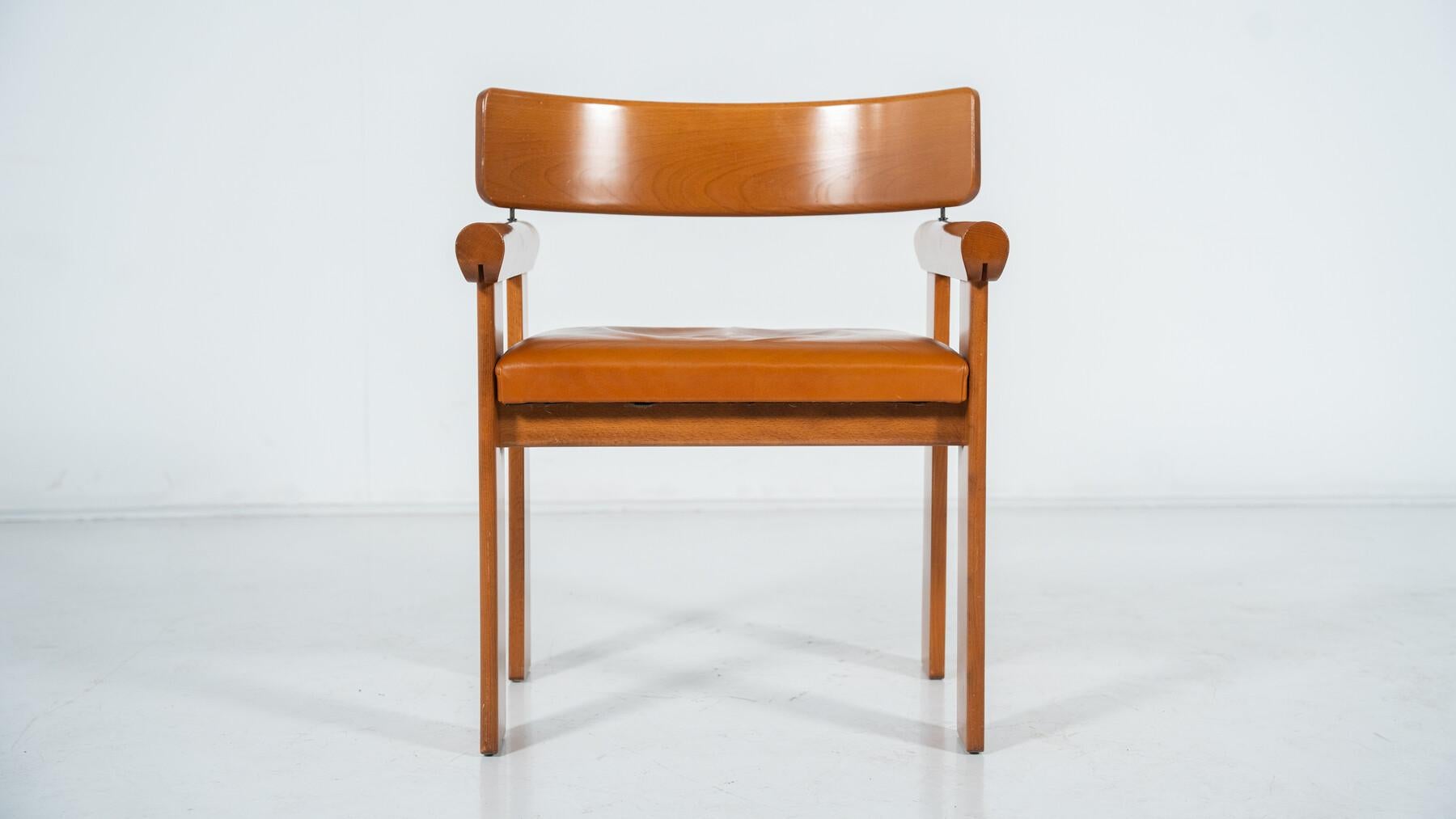 Cuir Ensemble de 4 fauteuils architecturaux, cuir cognac, Italie en vente