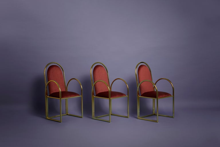 Set of 4 Arco Chairs by Houtique
Materials: Metallic structure bathed in 24 Ct gold // epoxy paint
 Upholstery Velvet
Dimensions: 47 x 45 x H 100 cm
 Seat Height: 46 cm

Chairs, tables and stools with fun shapes inspired in the