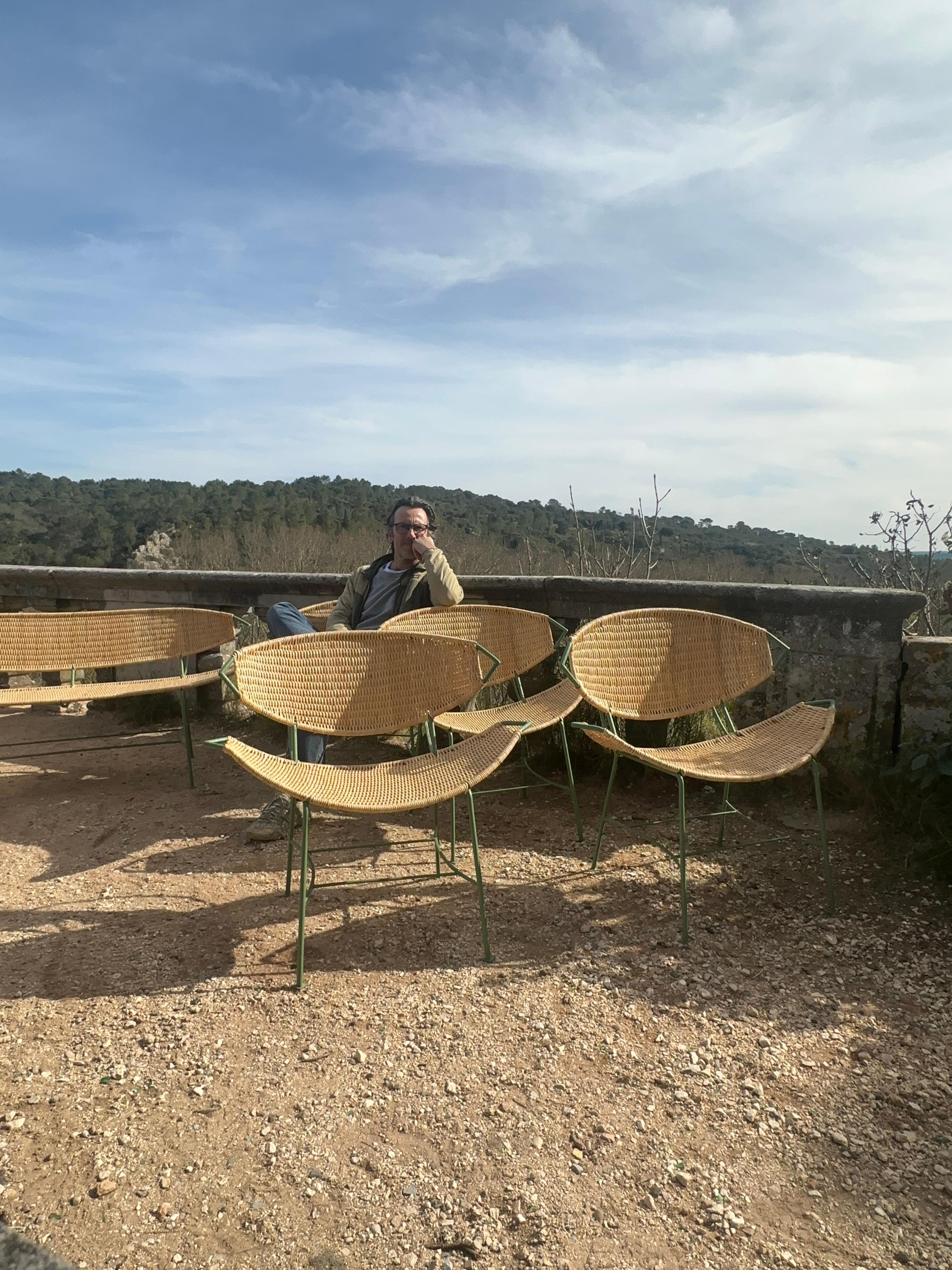 ensemble de 4 fauteuils et d'un banc des années 1950 en vente 5
