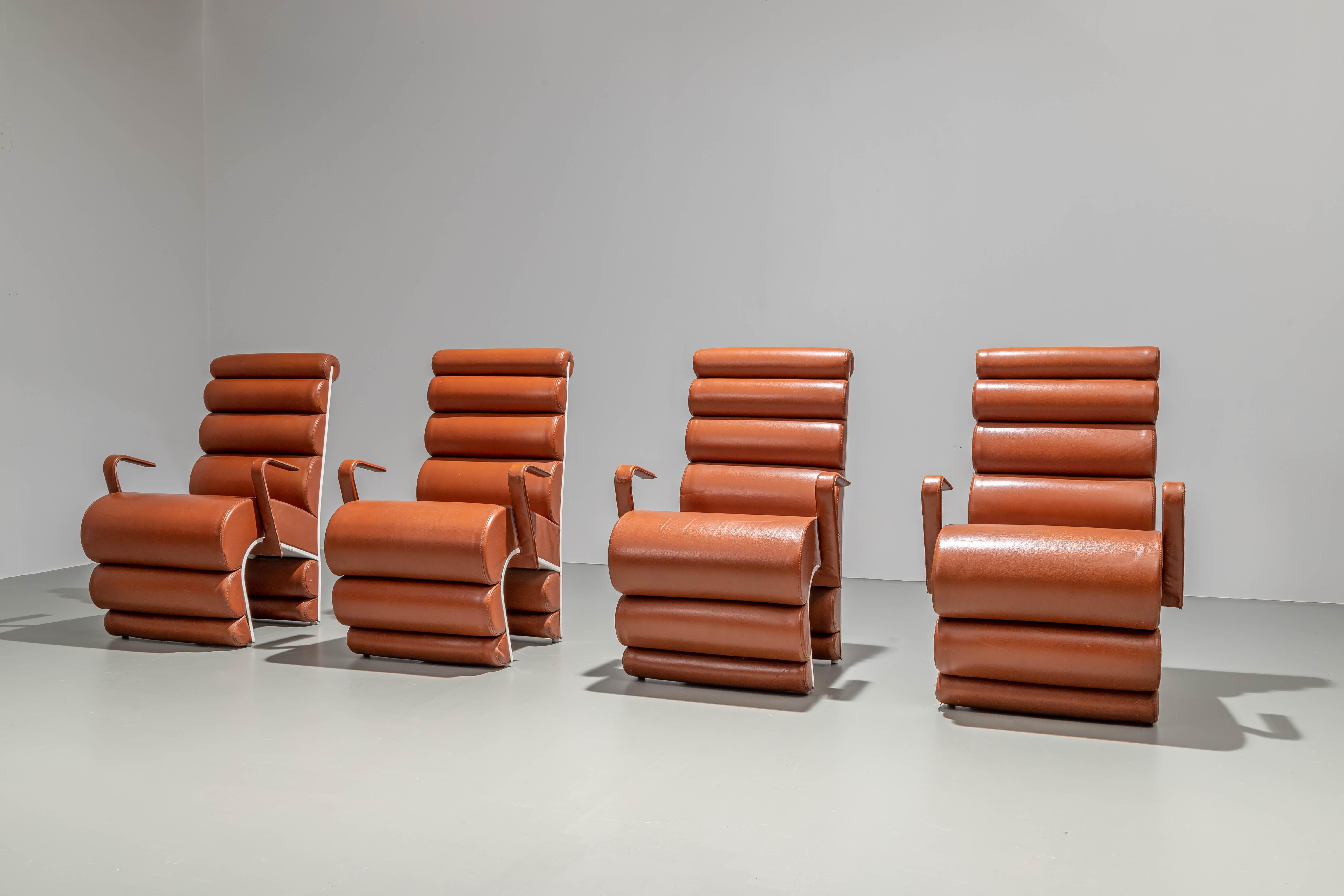 Français Ensemble de 4 fauteuils en métal et cuir, France, années 1970 en vente