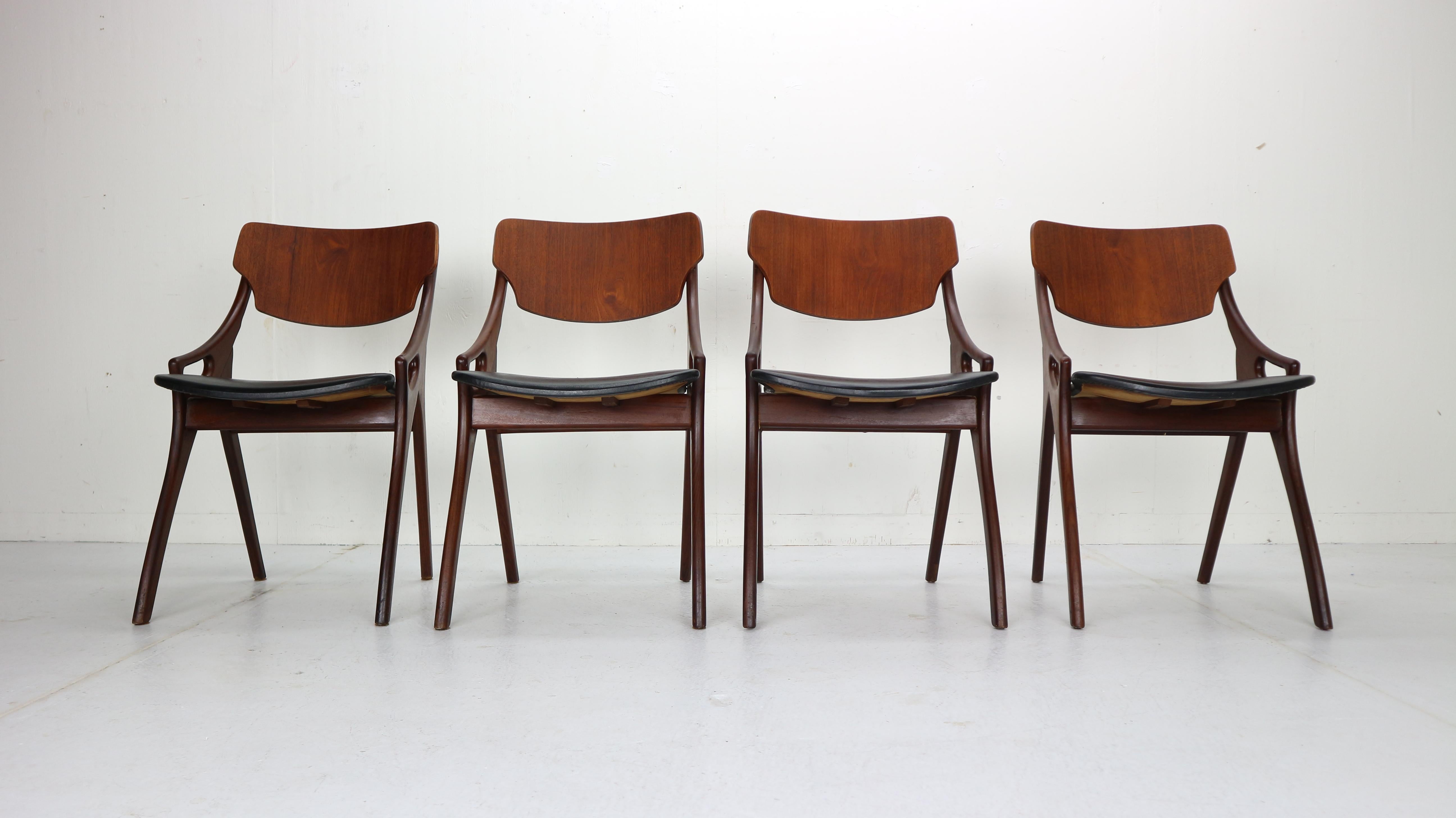 Scandinavian Modern Set of 4 Arne Hovmand Olsen for Mogens Kold Dining Room Chairs, 1960s Denmark